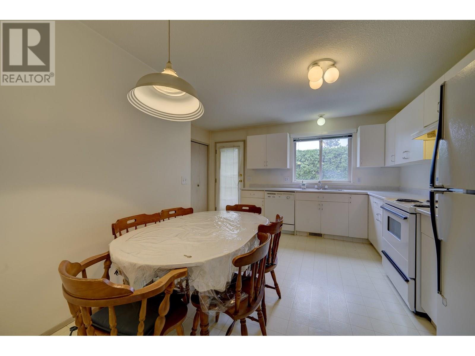 2084 Robson Place Unit# 4, Kamloops