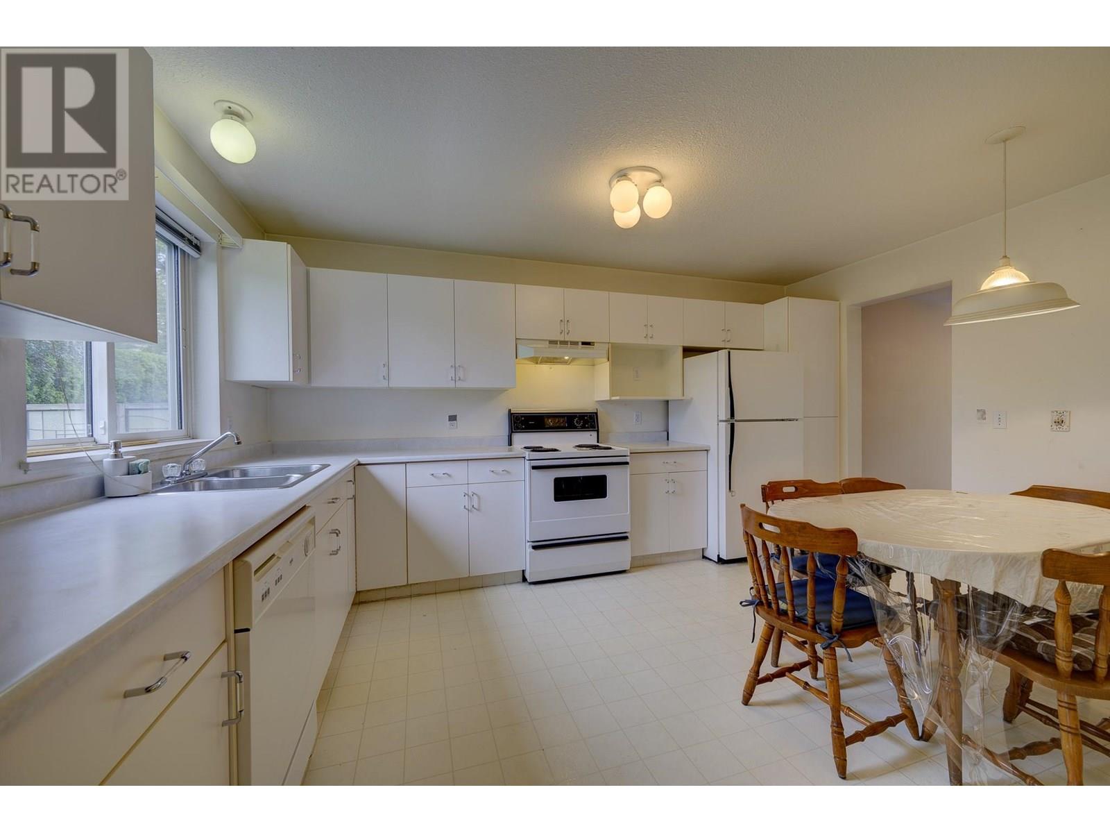 2084 Robson Place Unit# 4, Kamloops