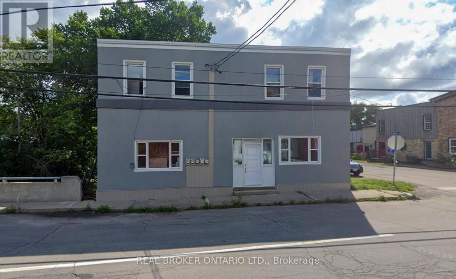 Photo 3 of 17 Main Street W, Elizabethtownkitley ON