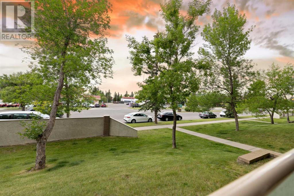 Single Family House for Sale in   Edenwold Heights NW Edgemont Calgary 
