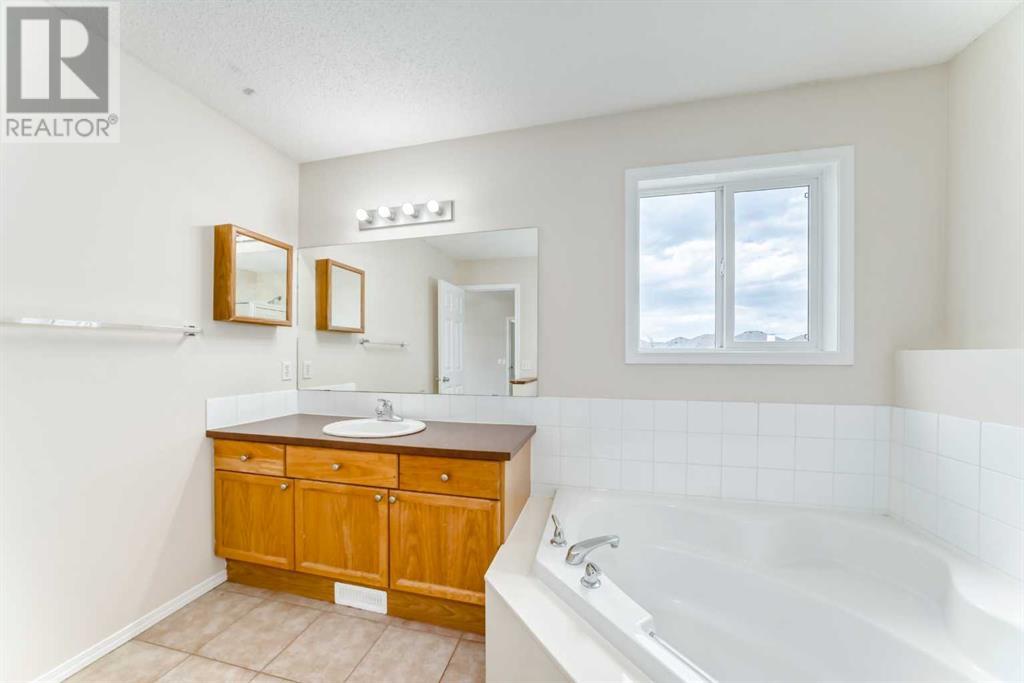 Single Family House for Sale in  Saddletree Drive NE Saddle Ridge Calgary 