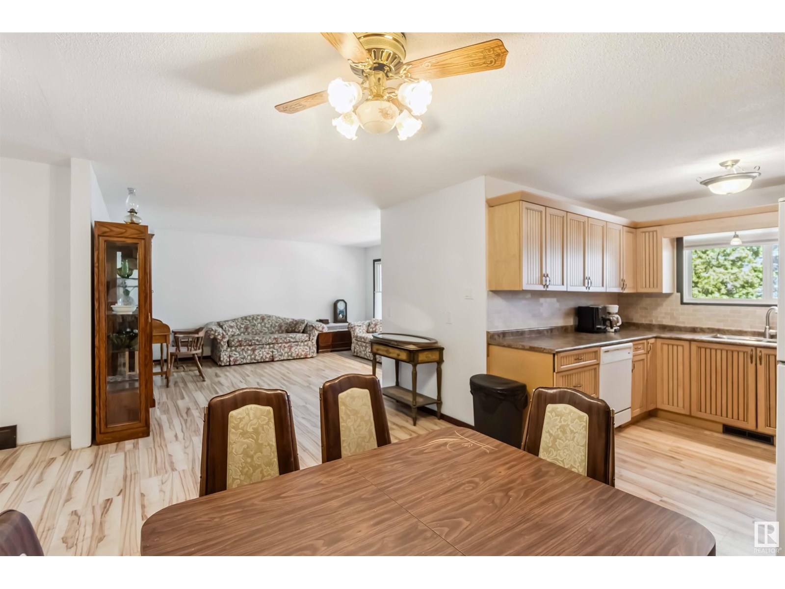 Photo 23 of 4923 53 Av, Redwater AB