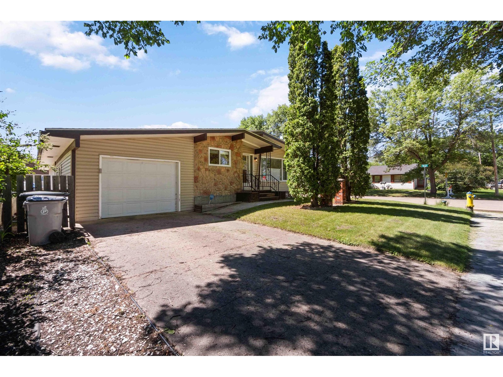 Photo 6 of 4923 53 Av, Redwater AB
