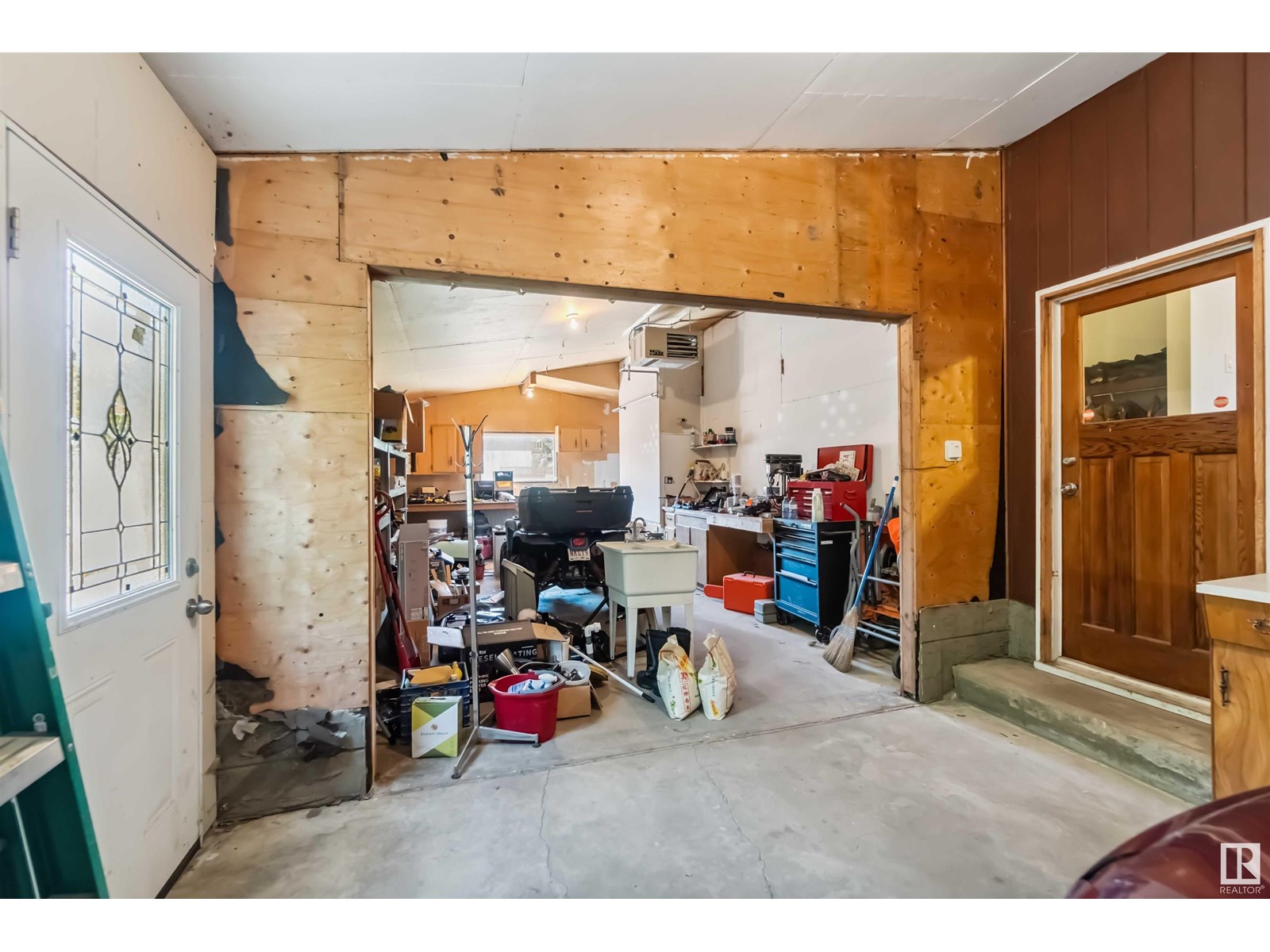 Photo 3 of 4923 53 Av, Redwater AB