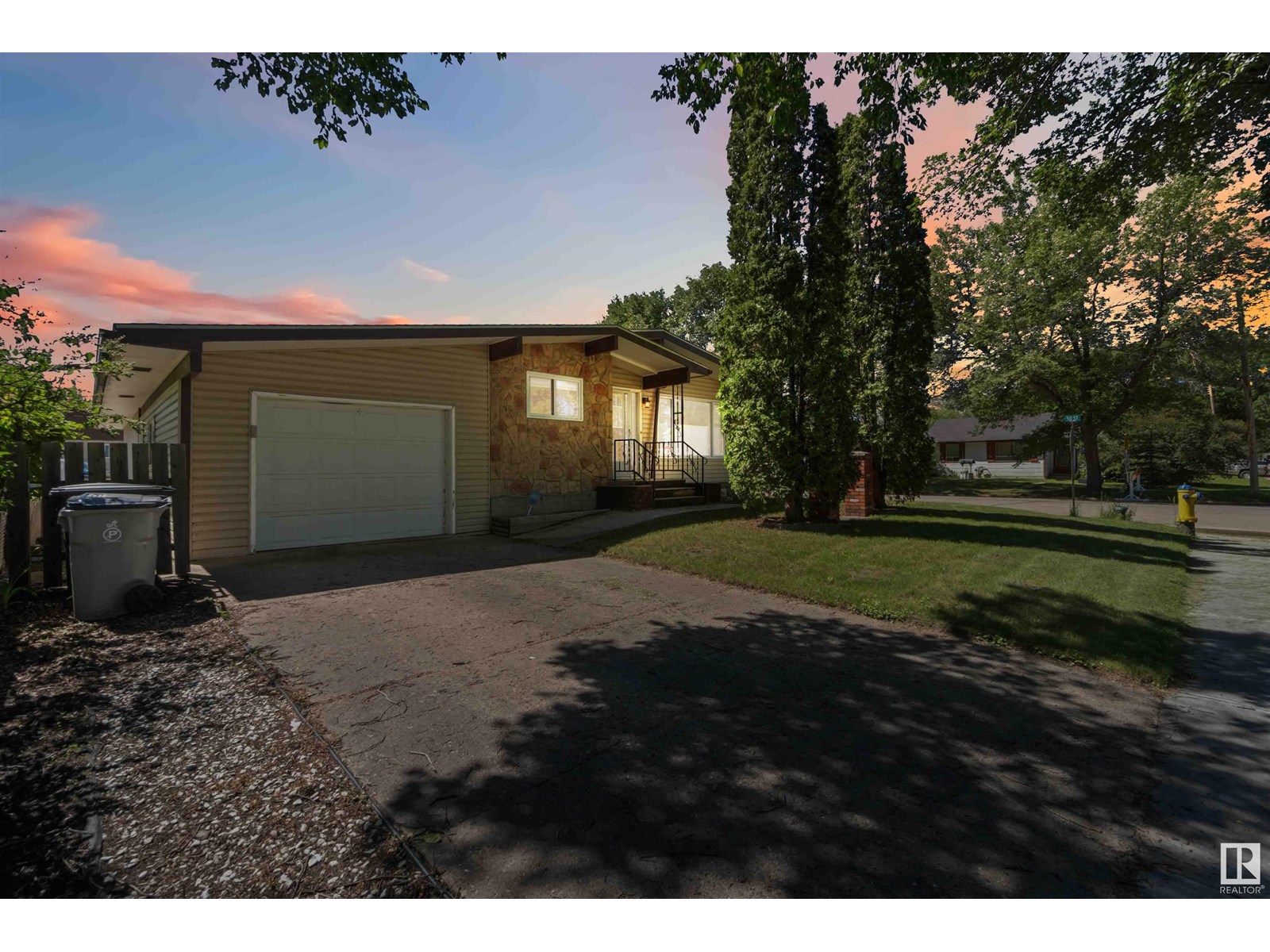 Photo 45 of 4923 53 Av, Redwater AB