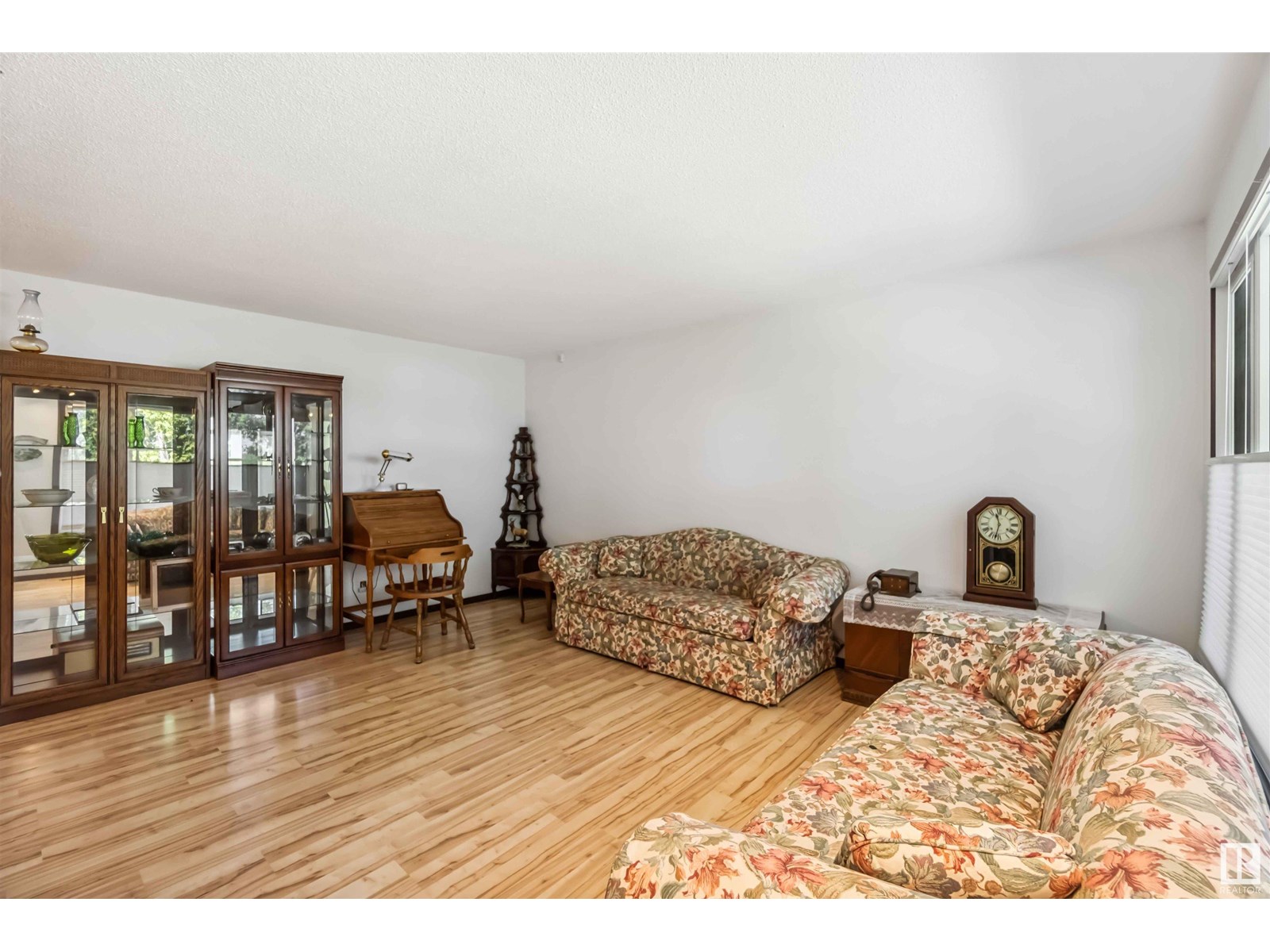 Photo 10 of 4923 53 Av, Redwater AB
