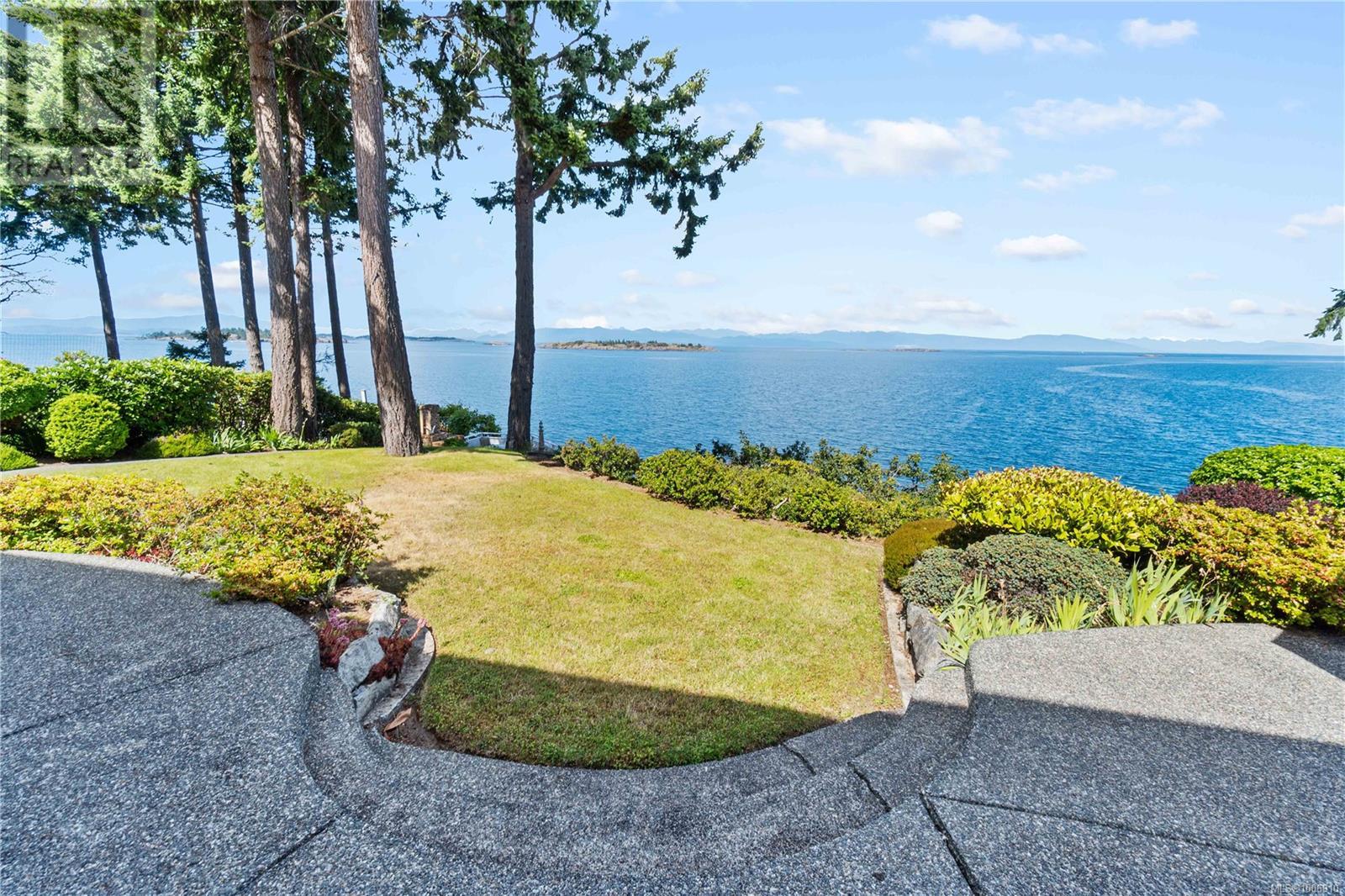 Photo 13 of 3049 Dolphin Dr, Nanoose Bay BC