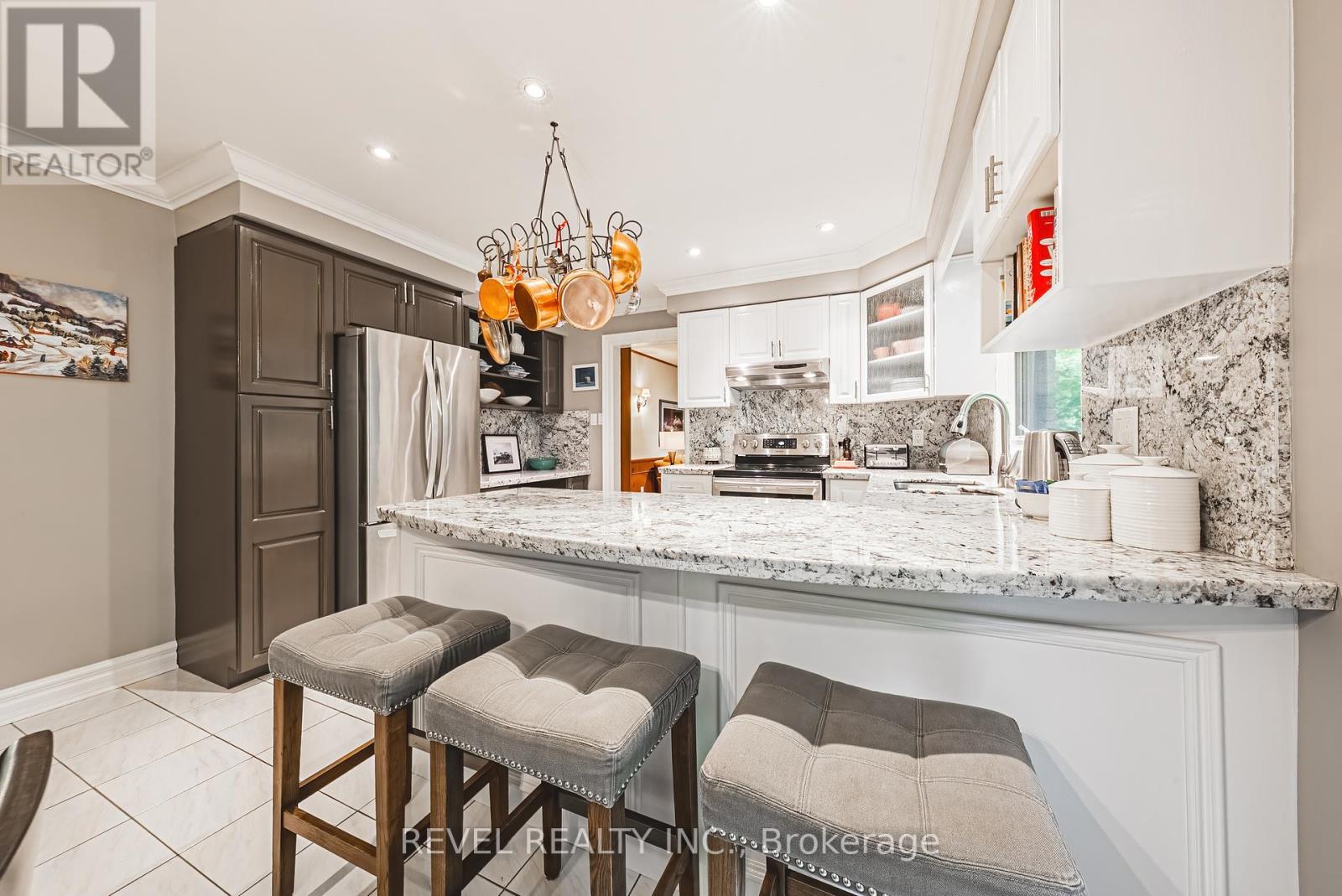 Photo 33 of 116 Campbell Avenue E, Milton ON