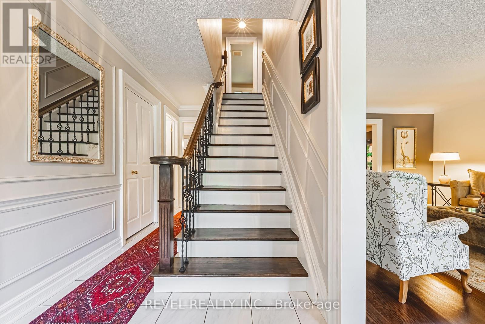 Photo 8 of 116 Campbell Avenue E, Milton ON