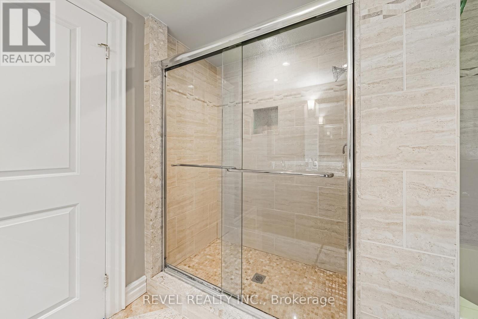 Photo 20 of 116 Campbell Avenue E, Milton ON