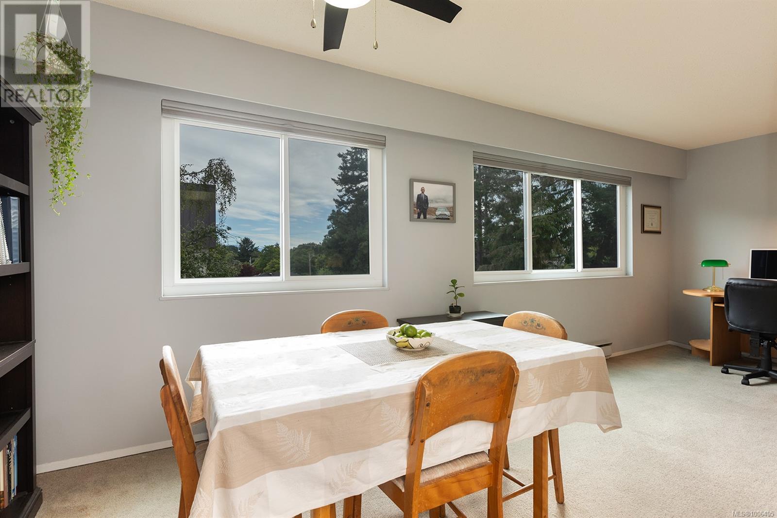 Photo 15 of 305 1151 Oscar St, Victoria BC