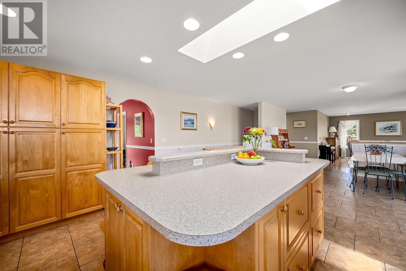 6349 Eagles Dr, Courtenay
