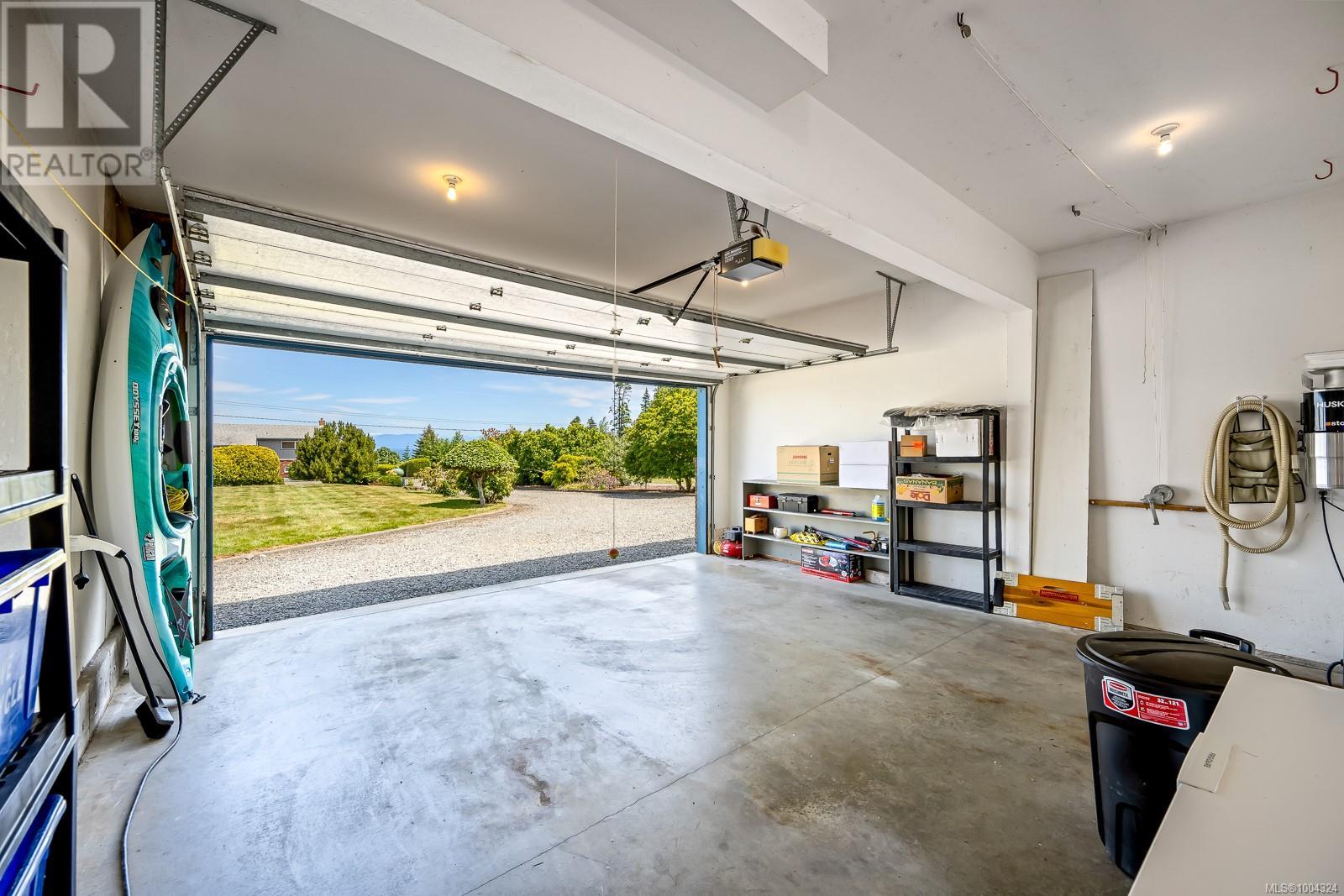 6349 Eagles Dr, Courtenay