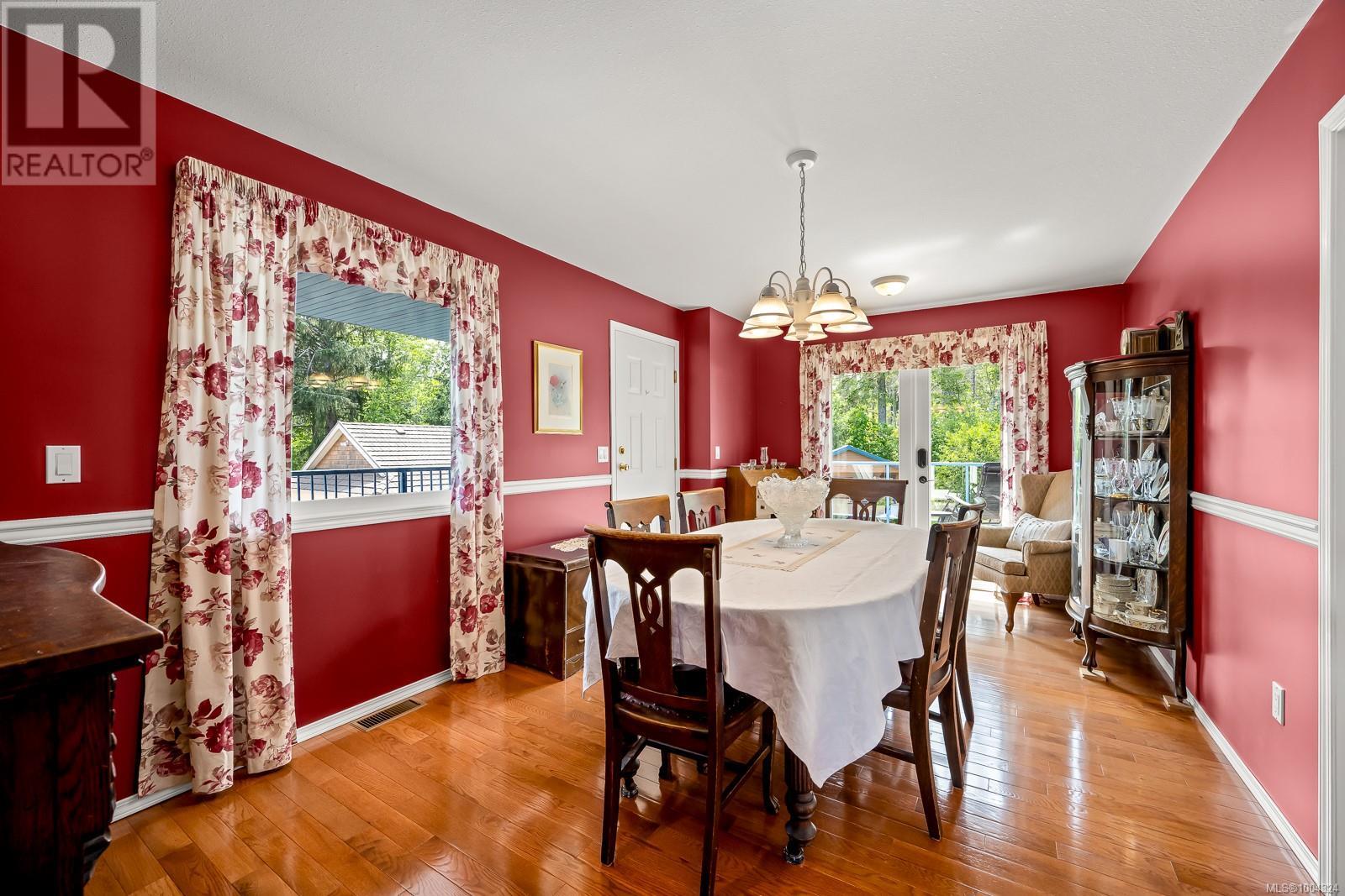 6349 Eagles Dr, Courtenay