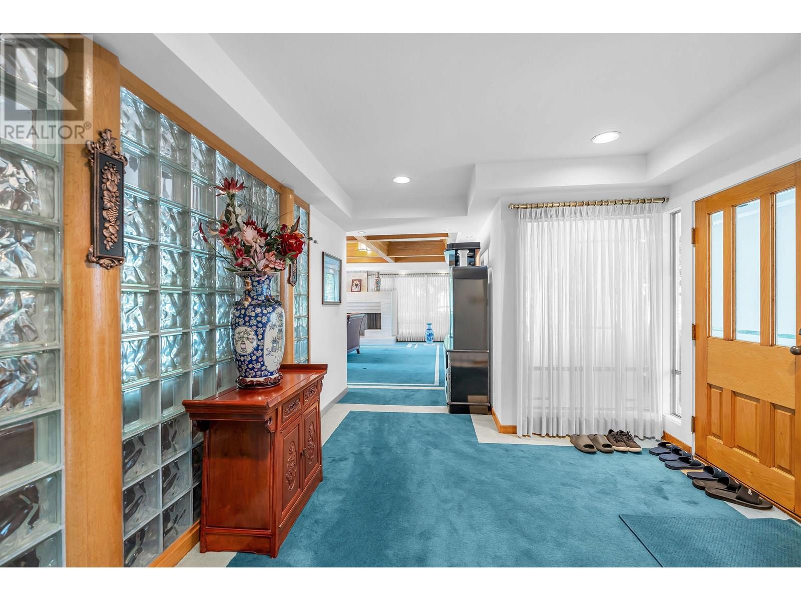 Photo 12 of 10520 Sidaway Road, Richmond BC