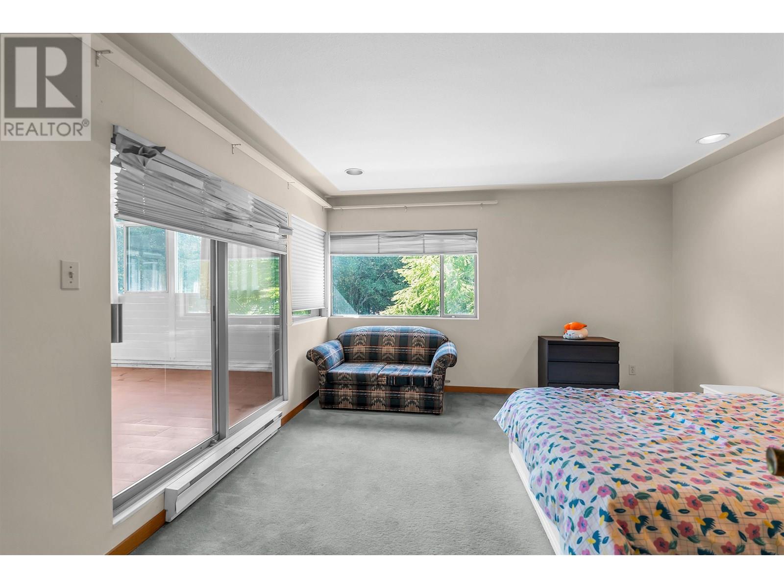 Photo 8 of 10520 Sidaway Road, Richmond BC