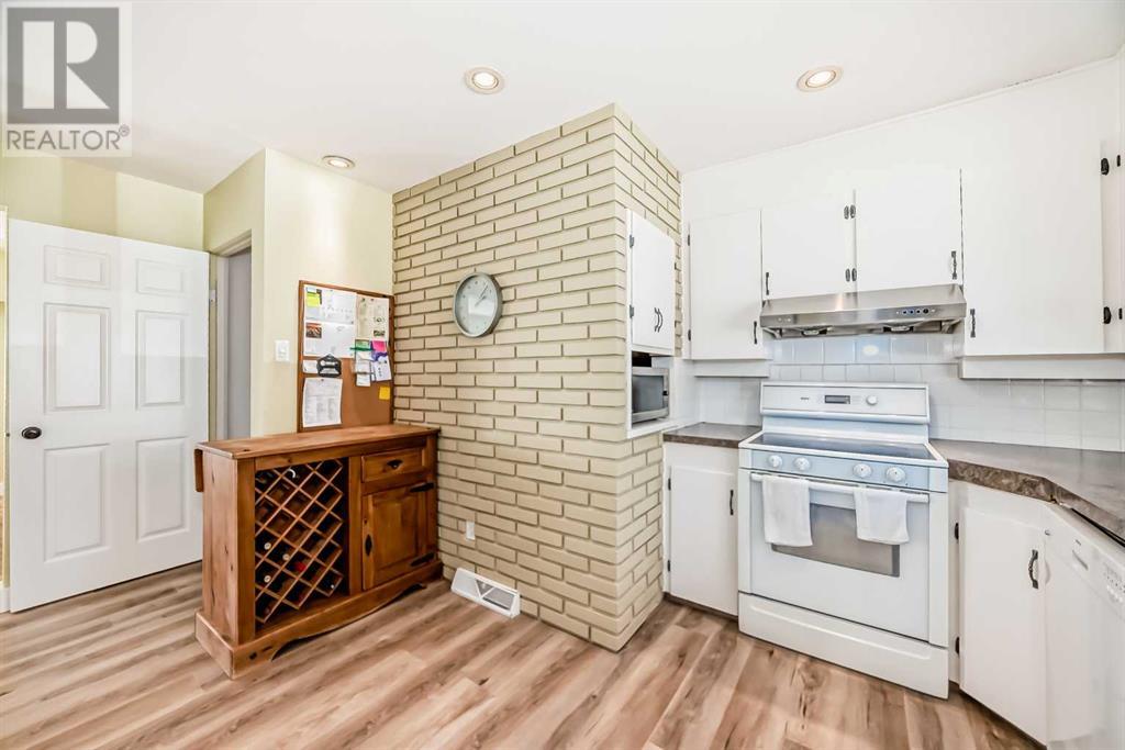Single Family House Bungalow for Sale in  Collingwood Place NW Collingwood Calgary 