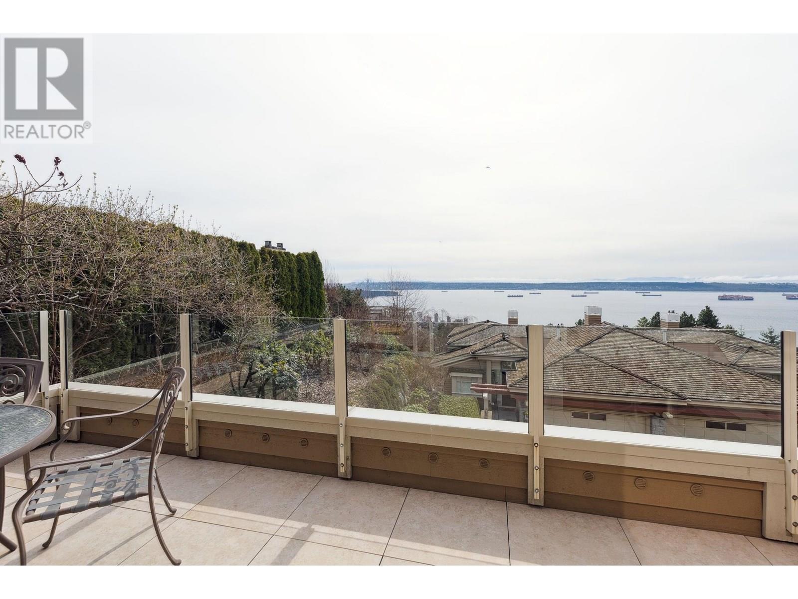 Photo 11 of 2416 Carr Lane, West Vancouver BC