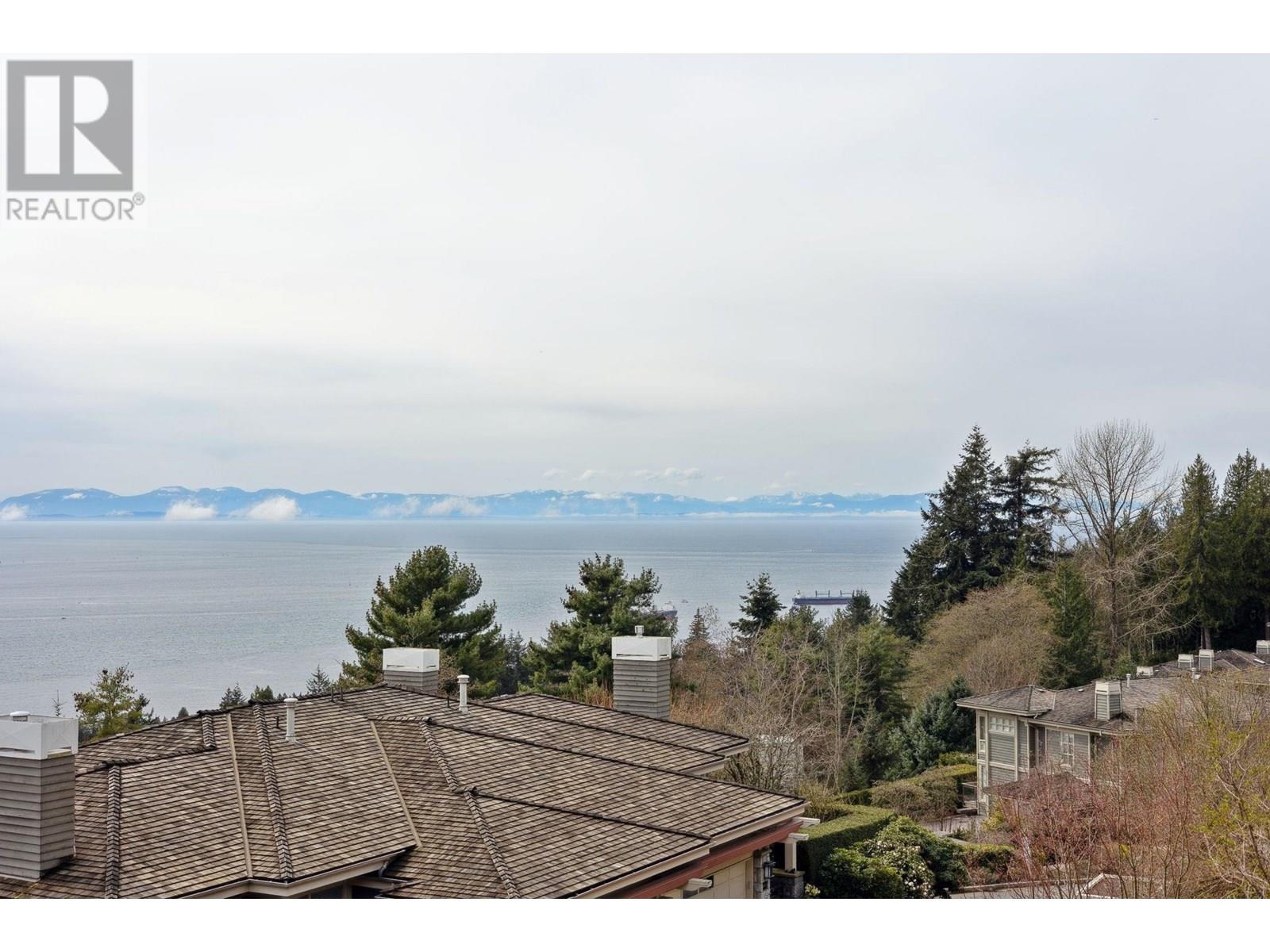 Photo 7 of 2416 Carr Lane, West Vancouver BC
