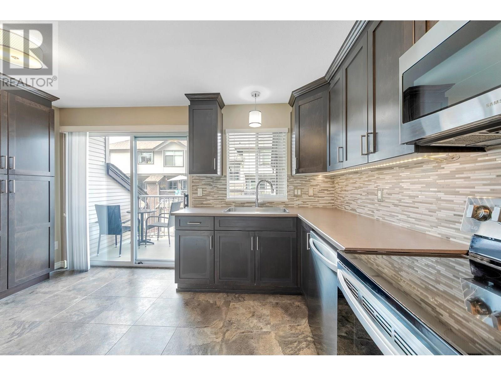 Photo 12 of 61 2450 Lobb Avenue, Port Coquitlam BC