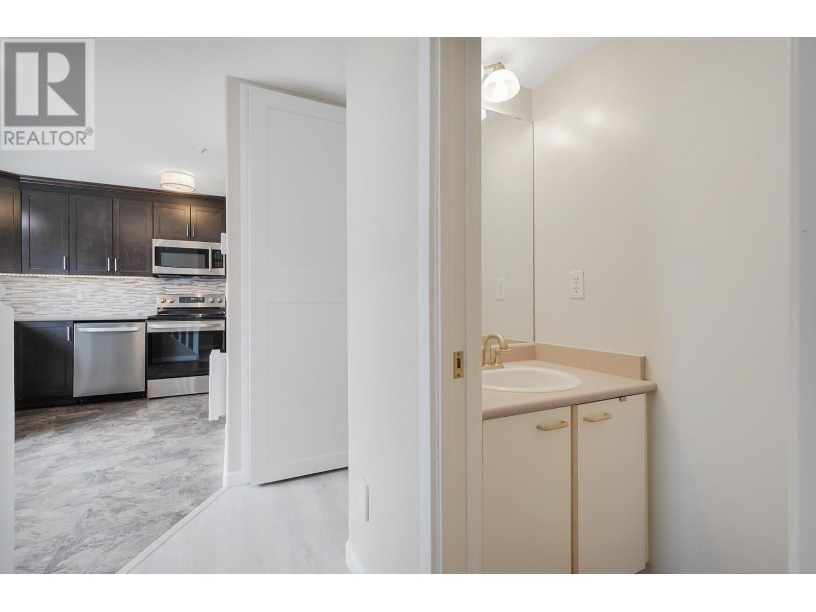 Photo 16 of 61 2450 Lobb Avenue, Port Coquitlam BC