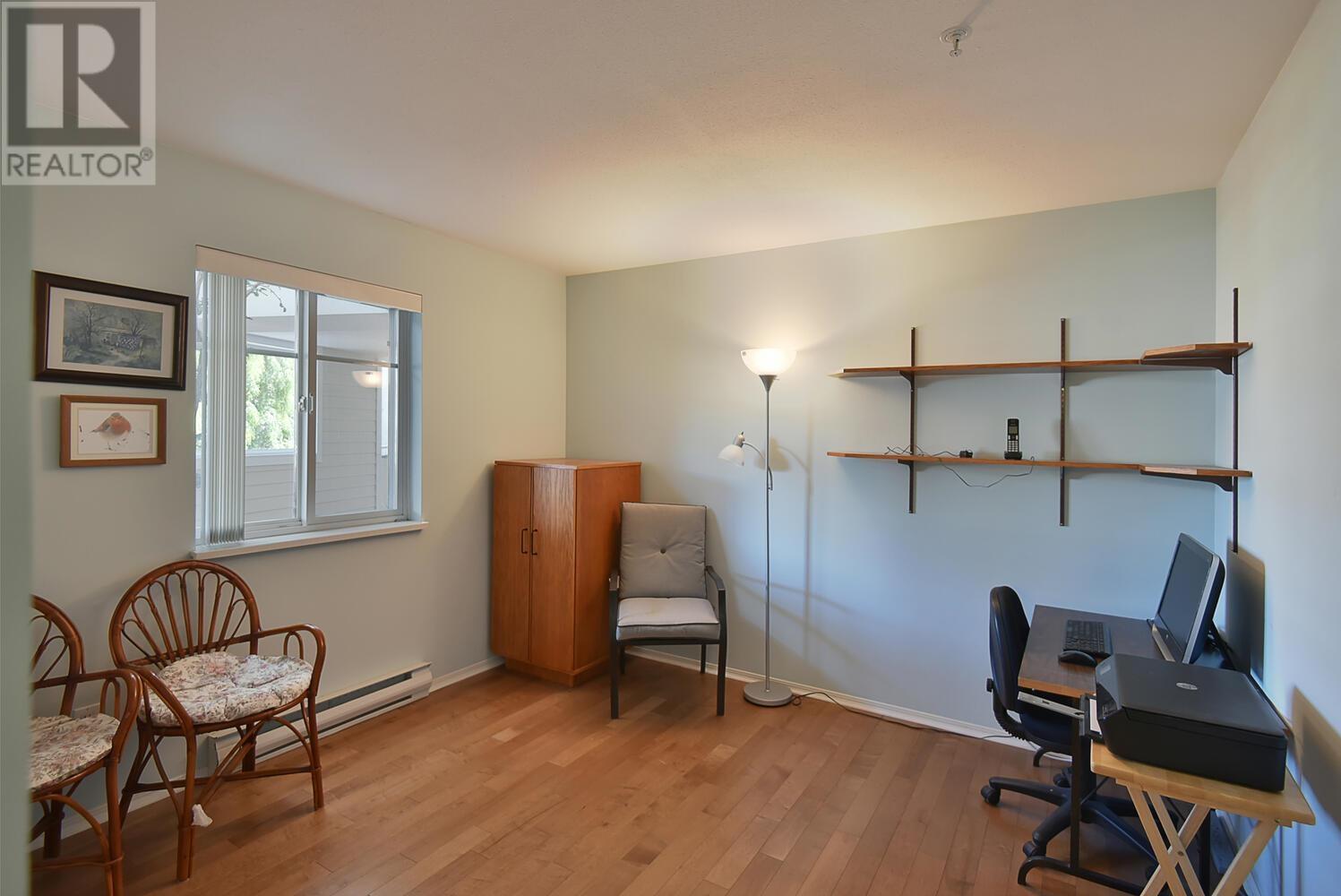 104 5470 INLET AVENUE, Sechelt