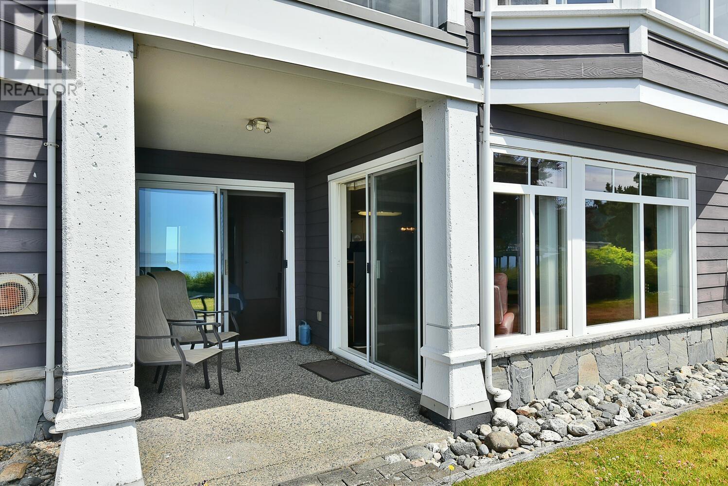 104 5470 INLET AVENUE, Sechelt
