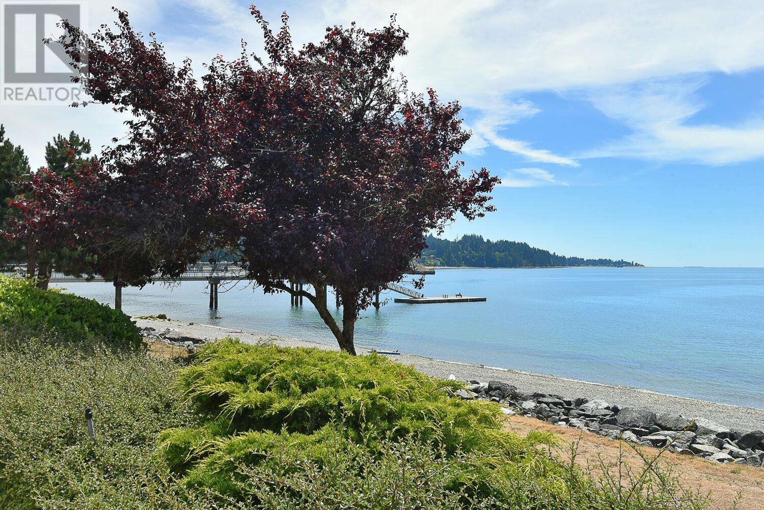 104 5470 INLET AVENUE, Sechelt