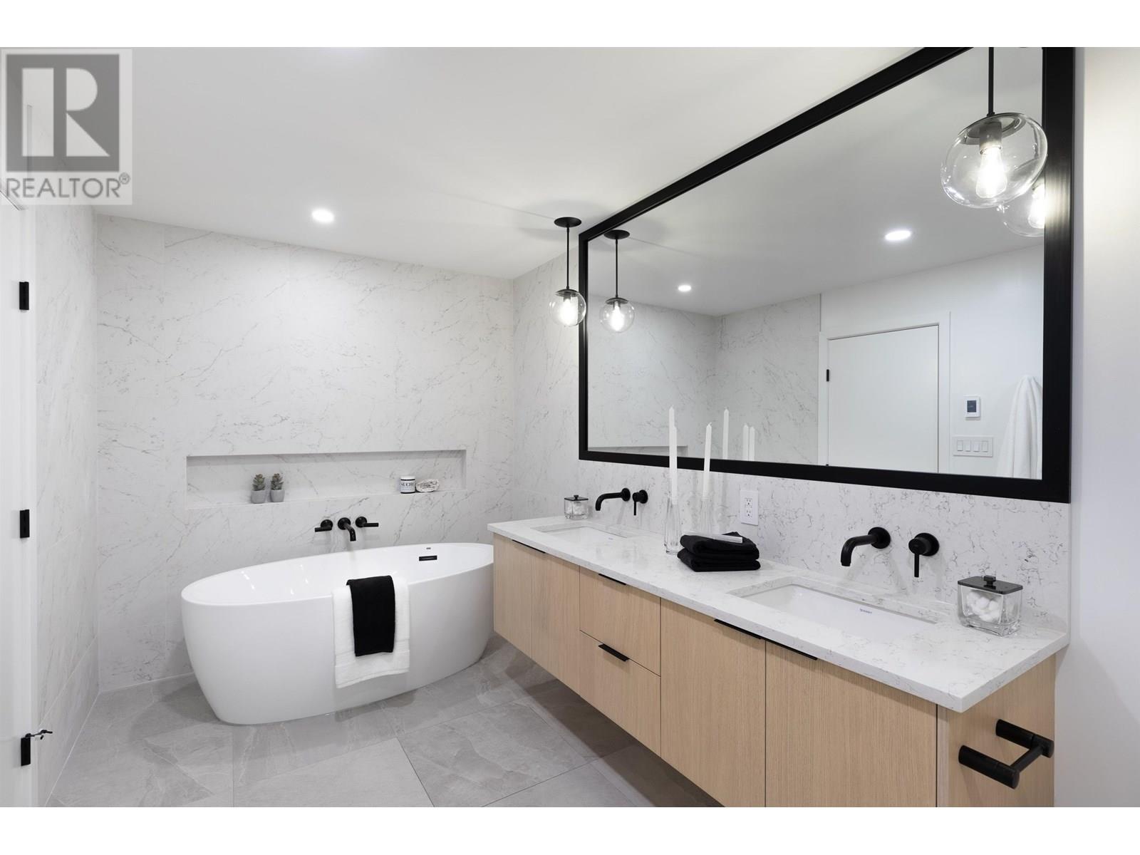 Photo 14 of Th 23 1281 W Cordova Street, Vancouver BC