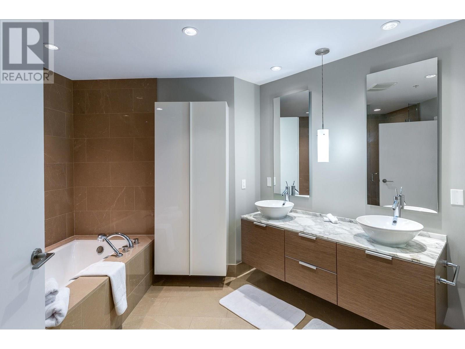 Photo 18 of 3801 1111 Alberni Street, Vancouver BC