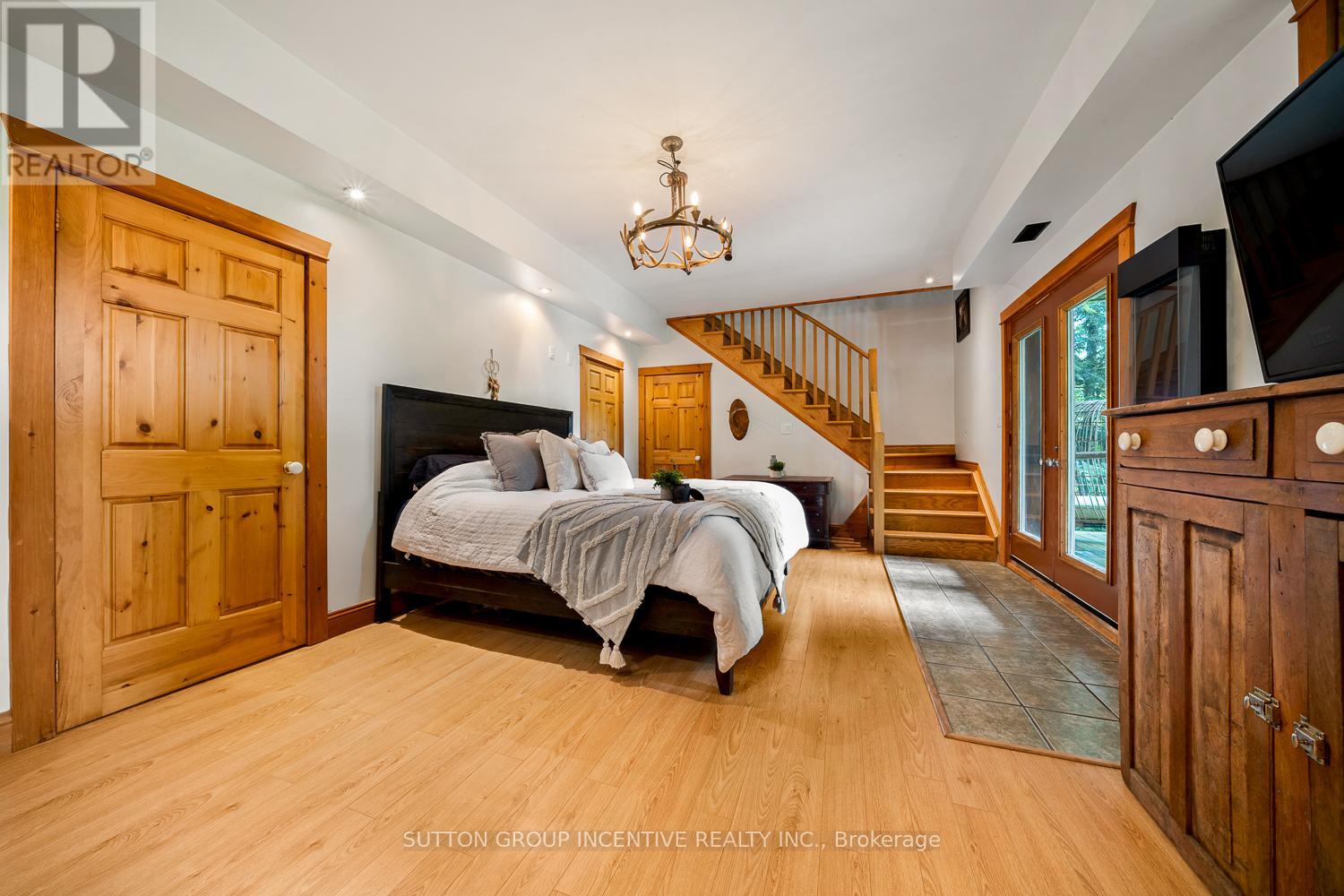 Photo 21 of 806 Clearwater Lake Road, Huntsville ON