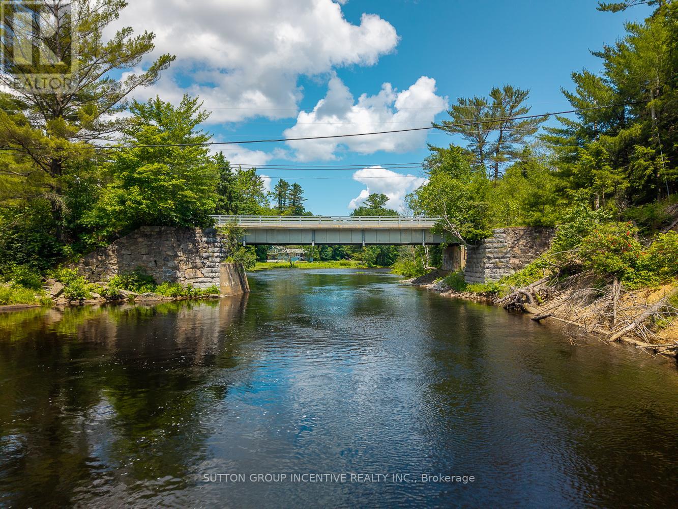 Photo 7 of 806 Clearwater Lake Road, Huntsville ON