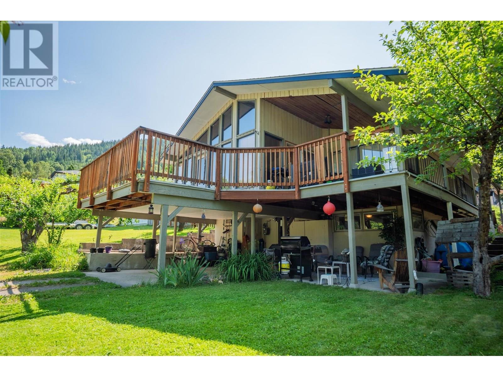 Photo 60 of 717 Innes Street, Nelson BC