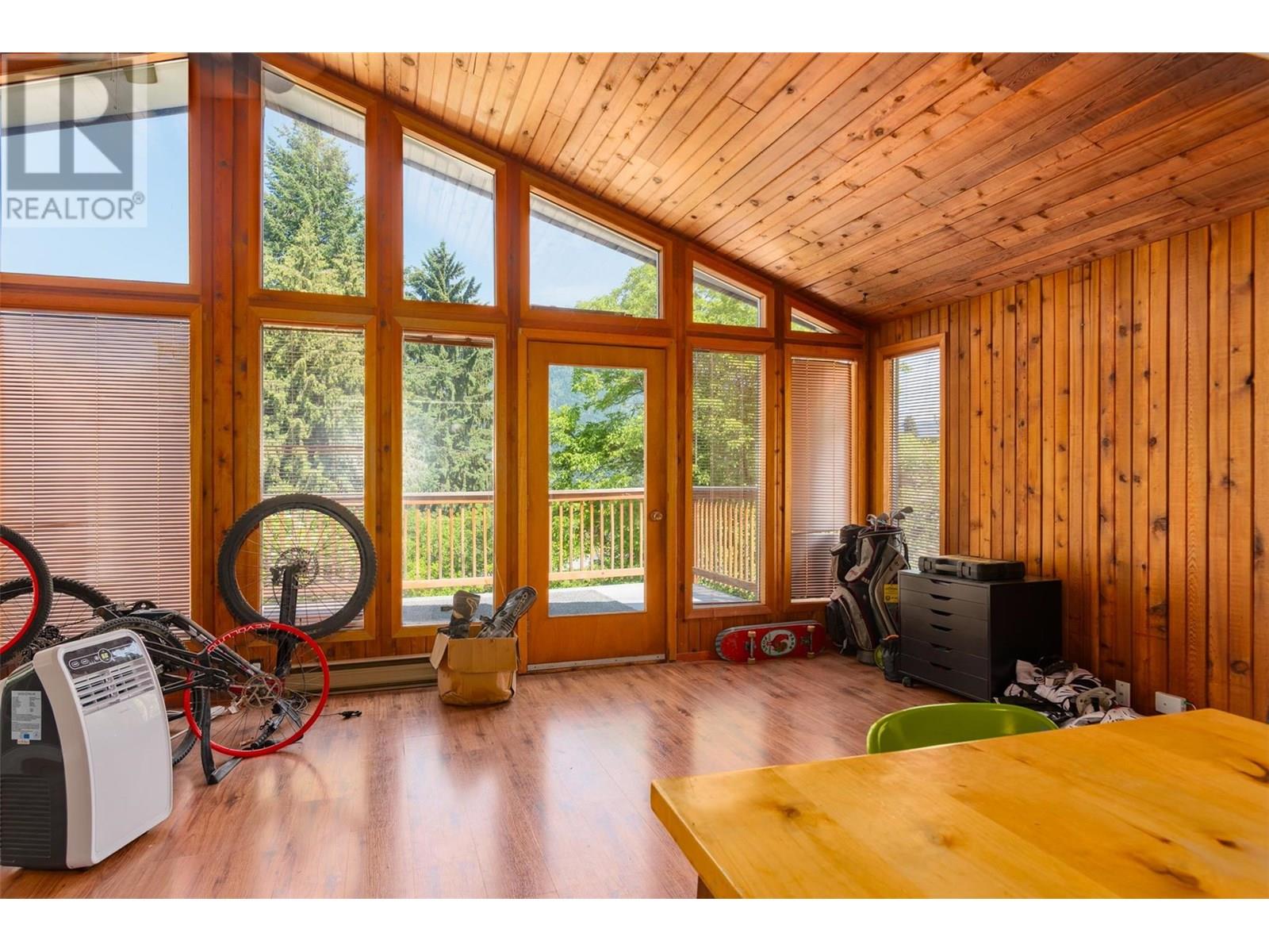 Photo 2 of 717 Innes Street, Nelson BC