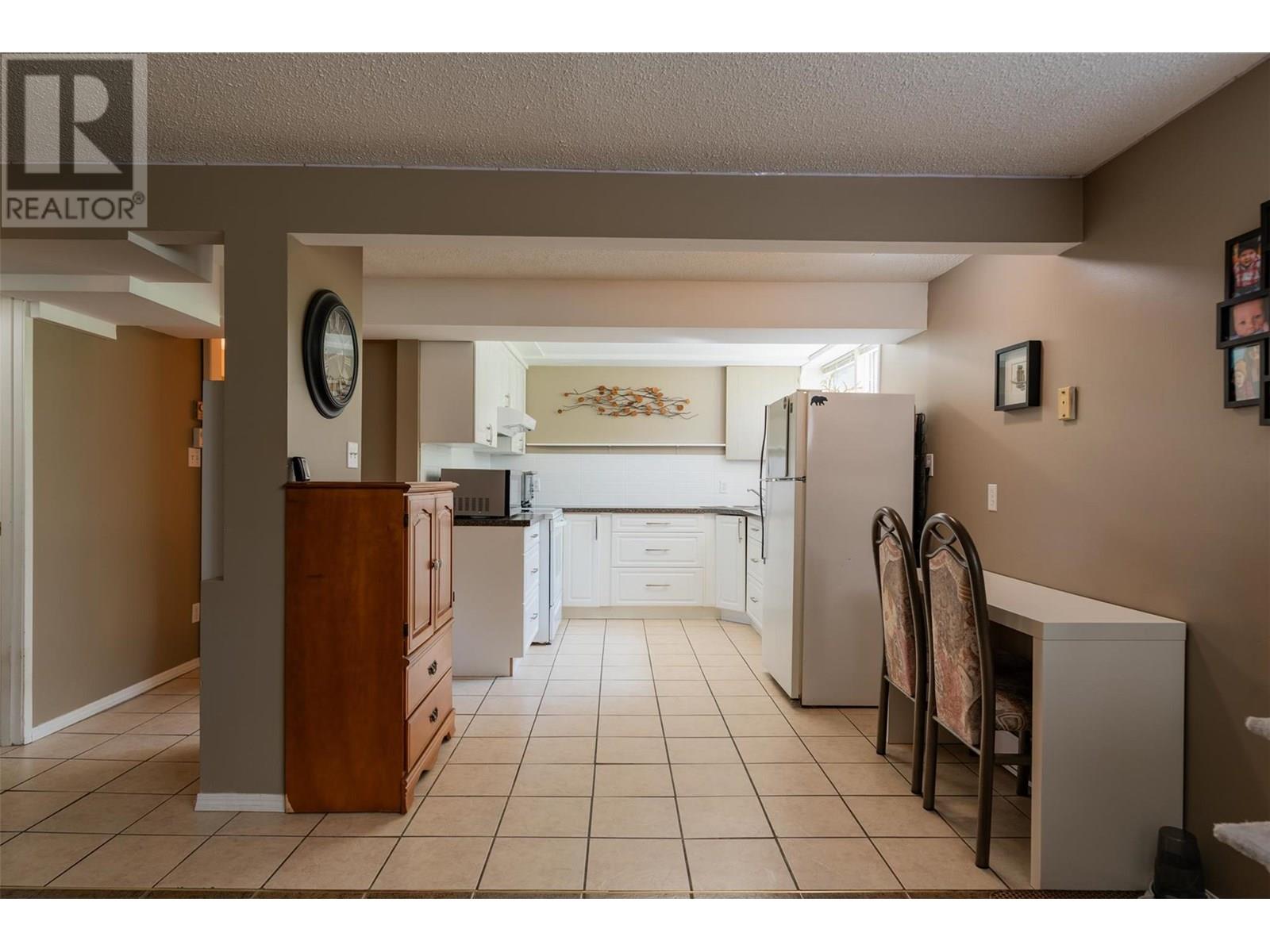 Photo 17 of 717 Innes Street, Nelson BC
