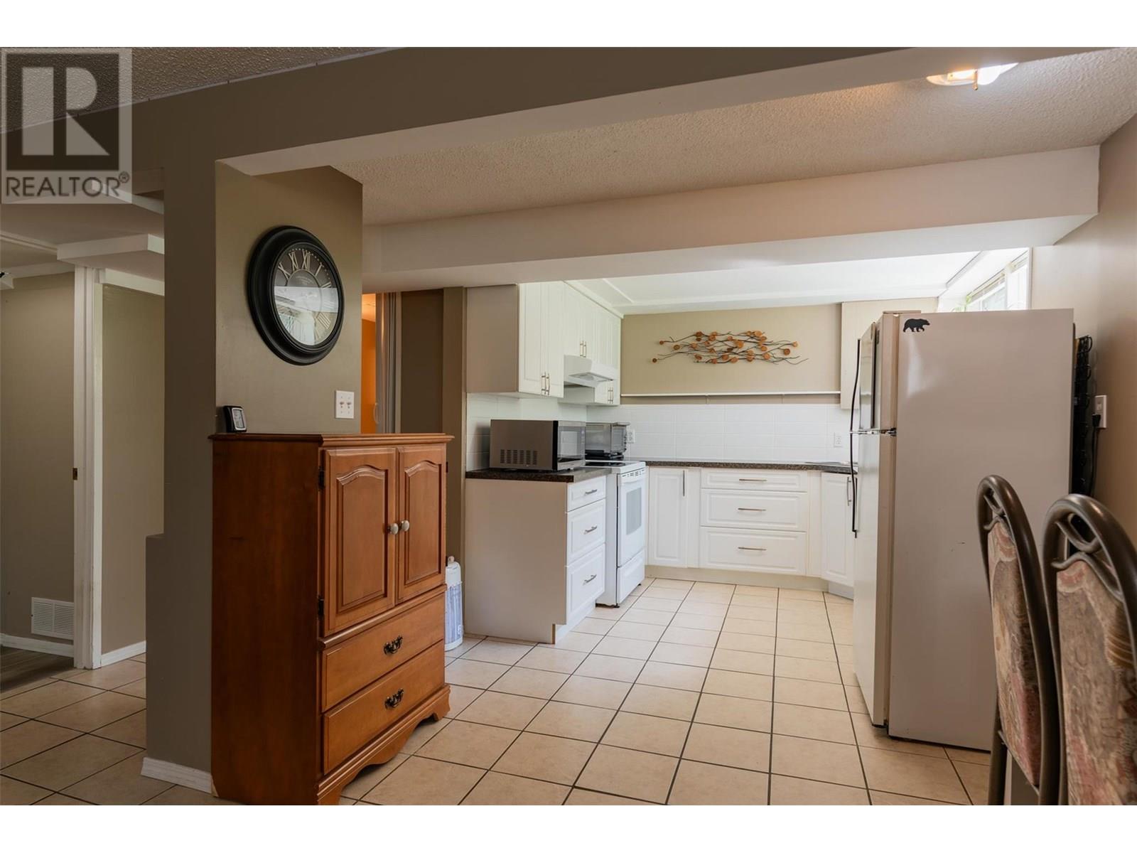 Photo 7 of 717 Innes Street, Nelson BC