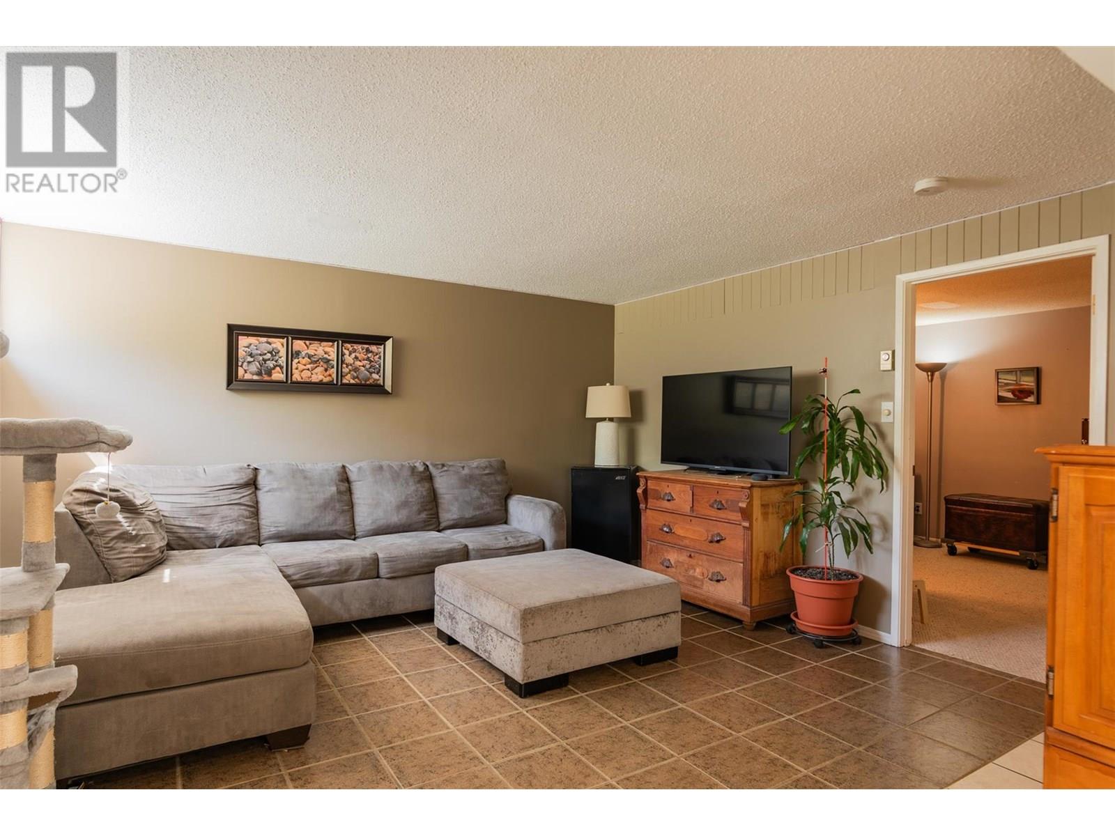 Photo 26 of 717 Innes Street, Nelson BC