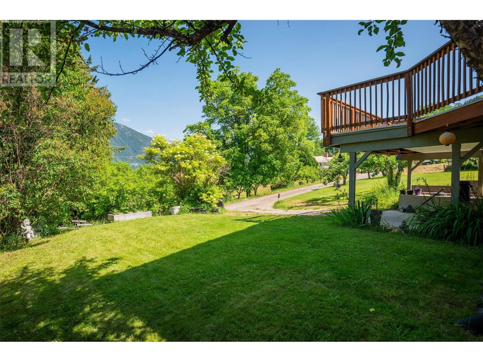 Photo 19 of 717 Innes Street, Nelson BC