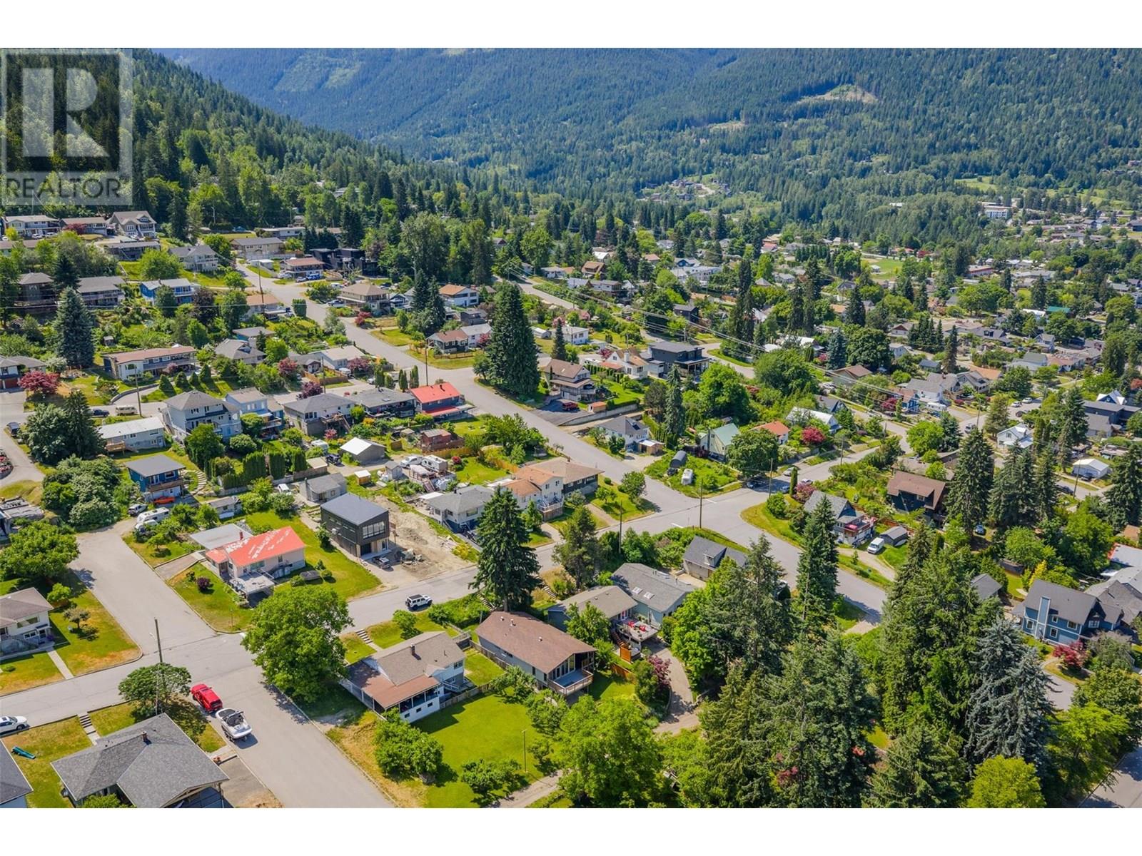 Photo 61 of 717 Innes Street, Nelson BC