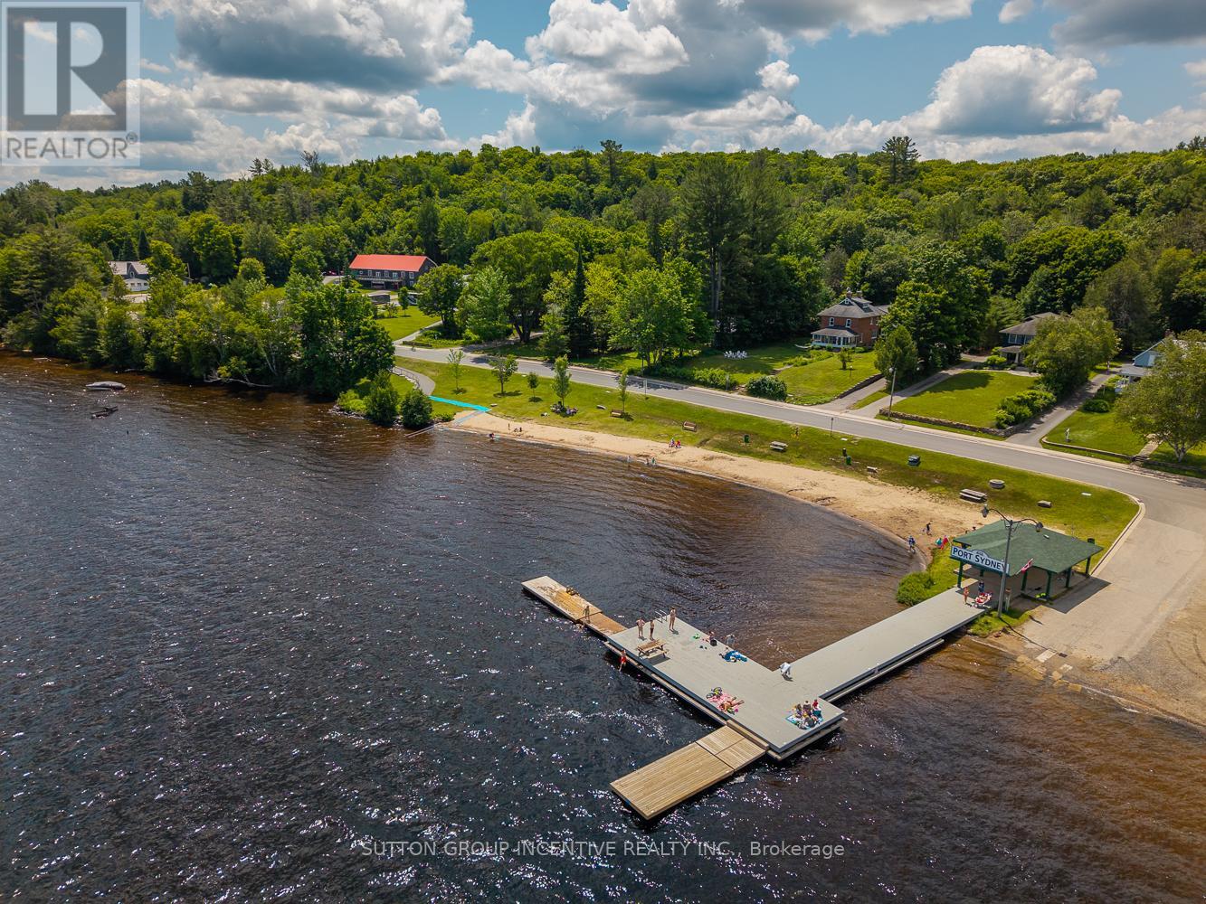 Photo 17 of 806 Clearwater Lake Road, Huntsville ON