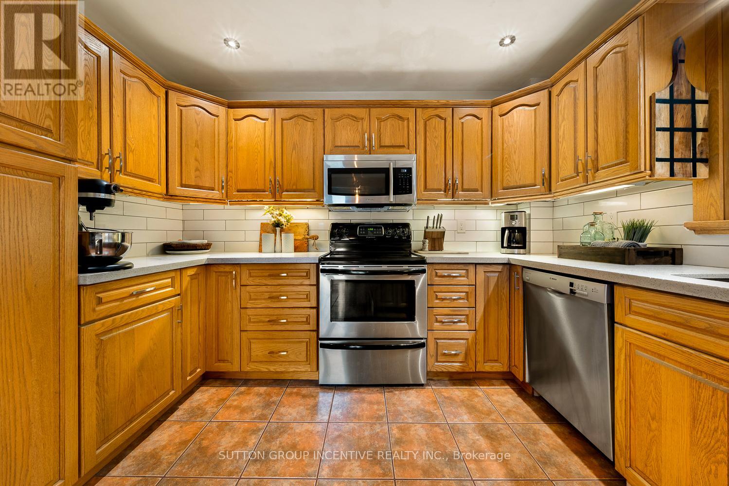 Photo 22 of 806 Clearwater Lake Road, Huntsville ON