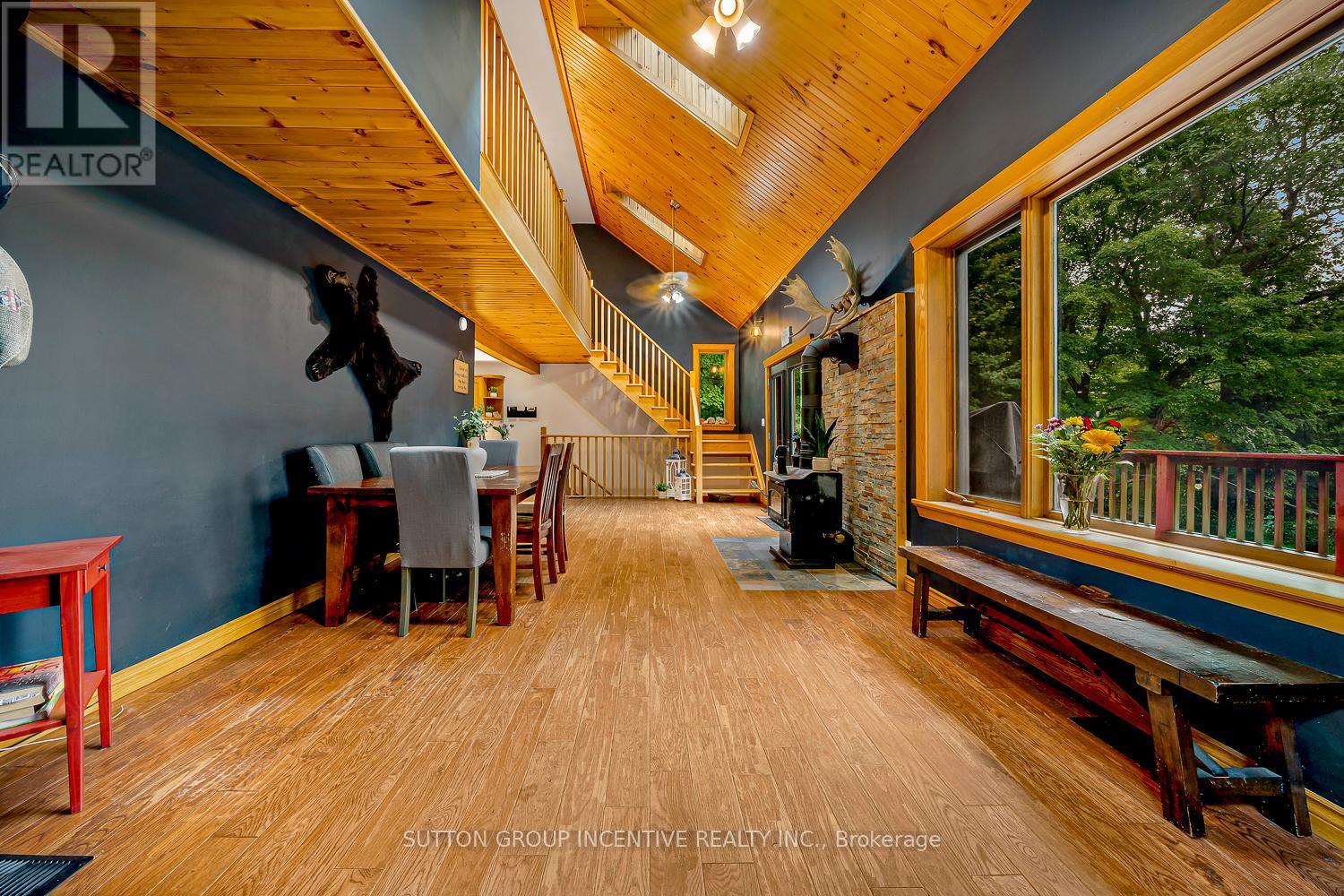 Photo 10 of 806 Clearwater Lake Road, Huntsville ON