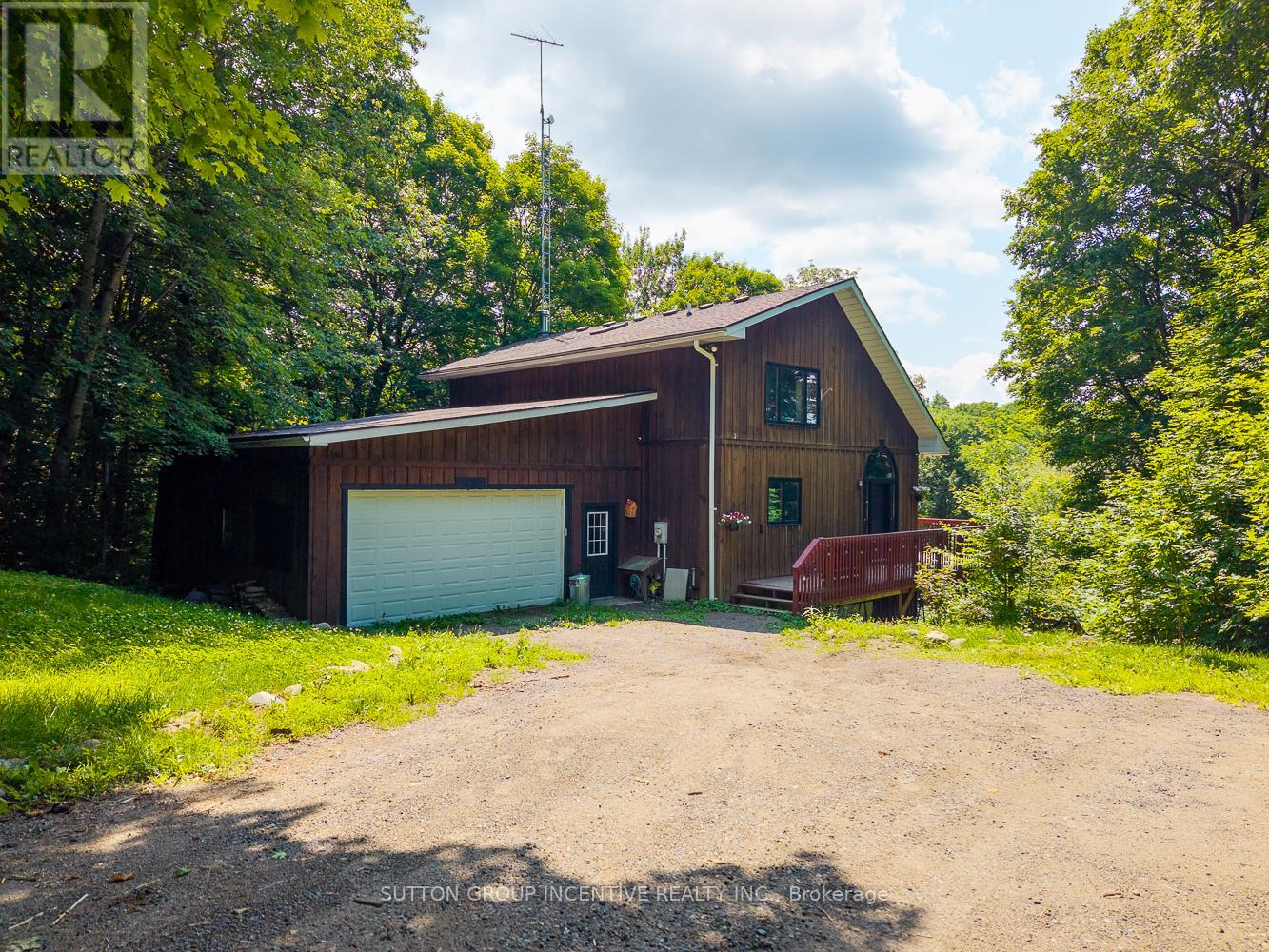 Photo 15 of 806 Clearwater Lake Road, Huntsville ON