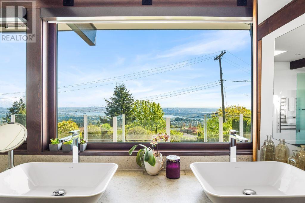 1132 CRESTLINE ROAD, West Vancouver