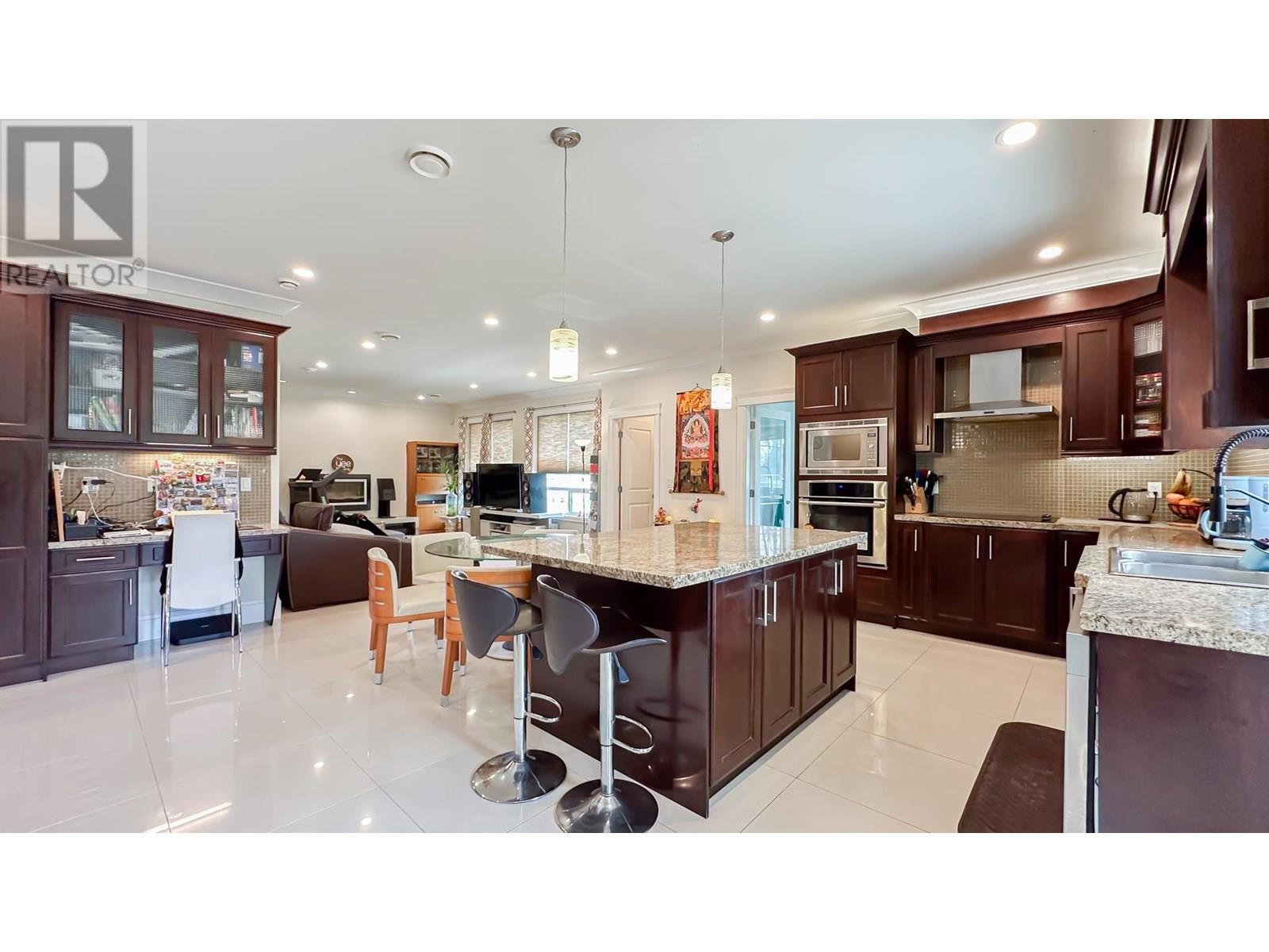 21800 RIVER Road, Richmond