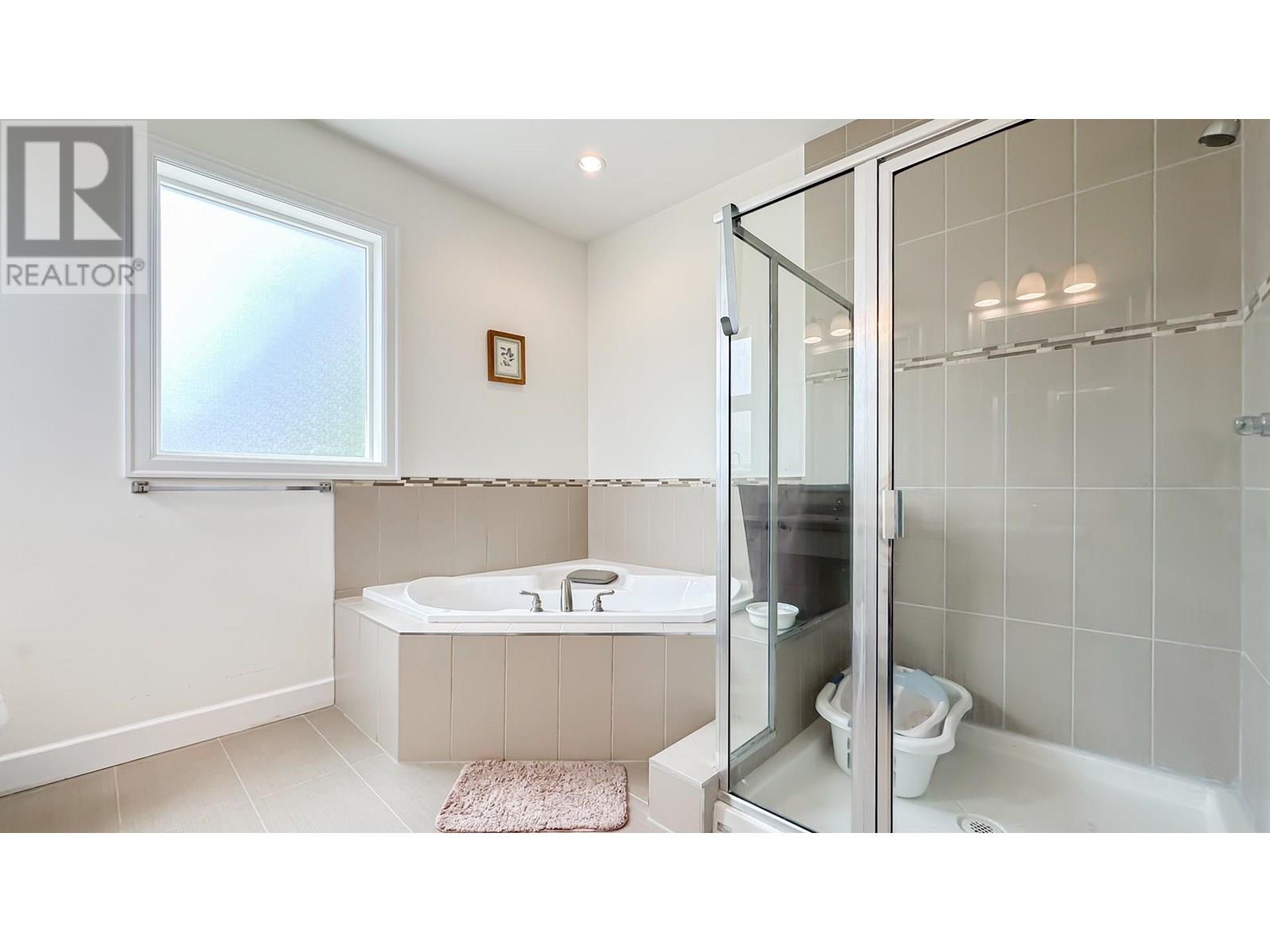 21800 RIVER Road, Richmond