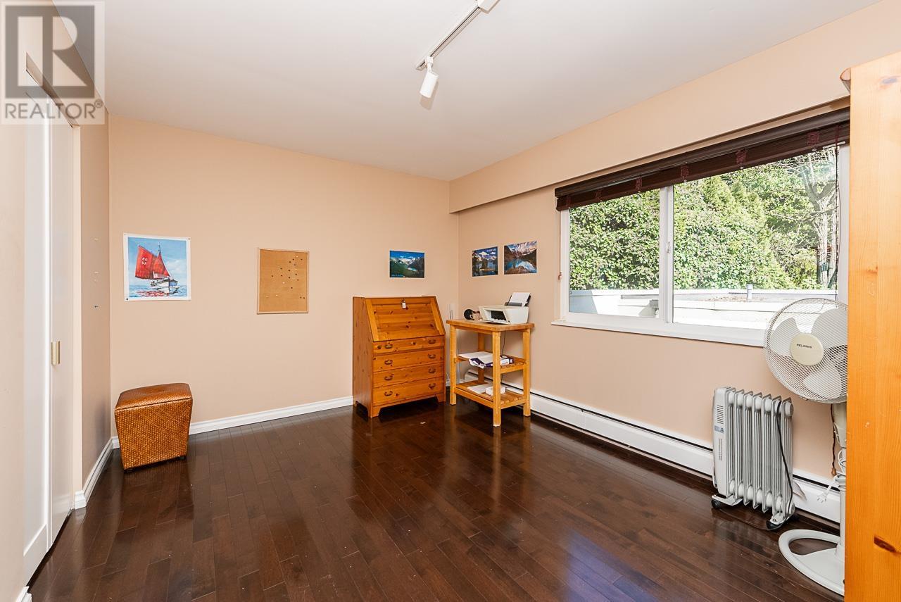 Photo 8 of 4151 Tytahun Crescent, Vancouver BC