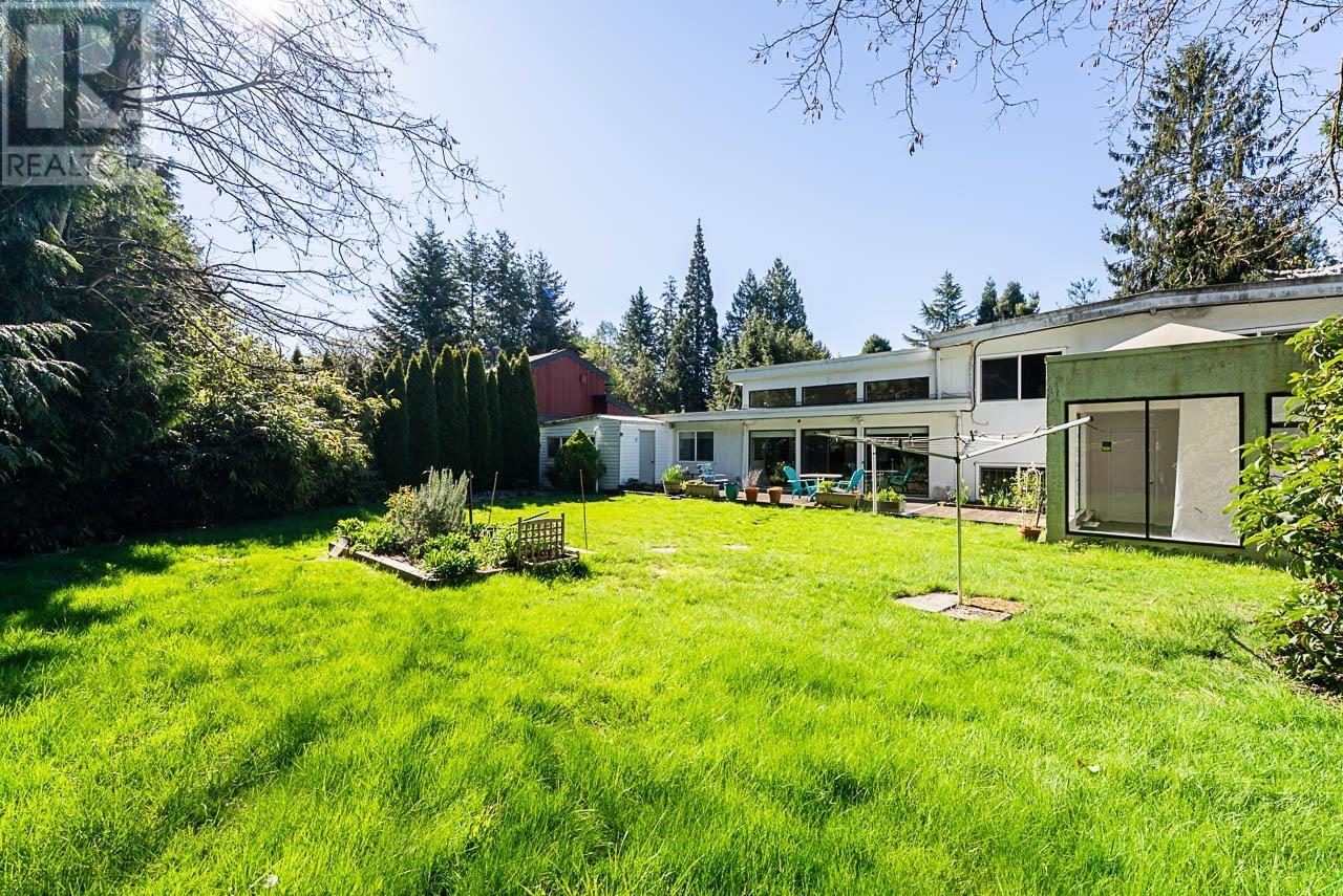Photo 4 of 4151 Tytahun Crescent, Vancouver BC