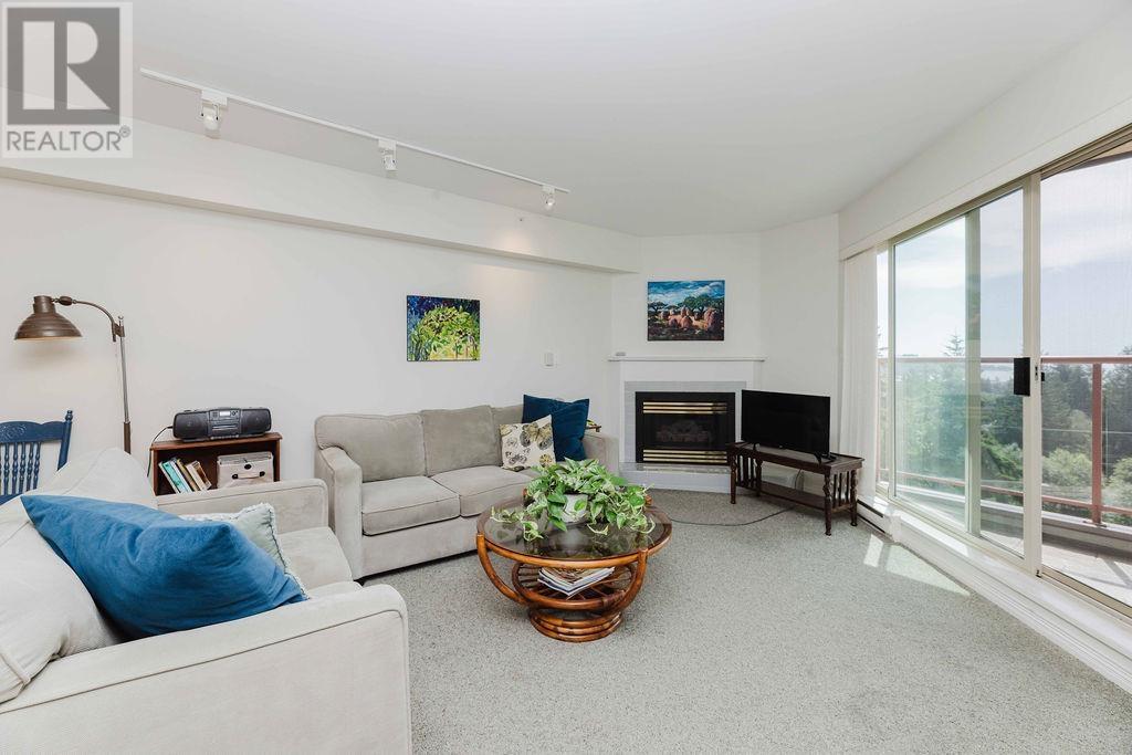 302 5780 TRAIL AVENUE, Sechelt