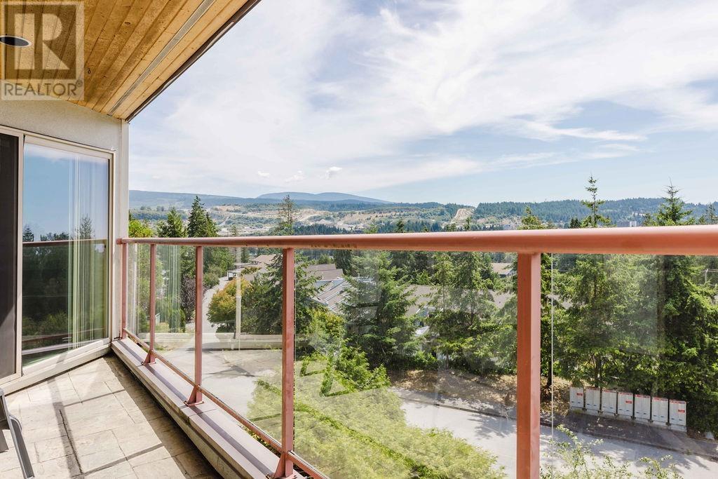 302 5780 TRAIL AVENUE, Sechelt